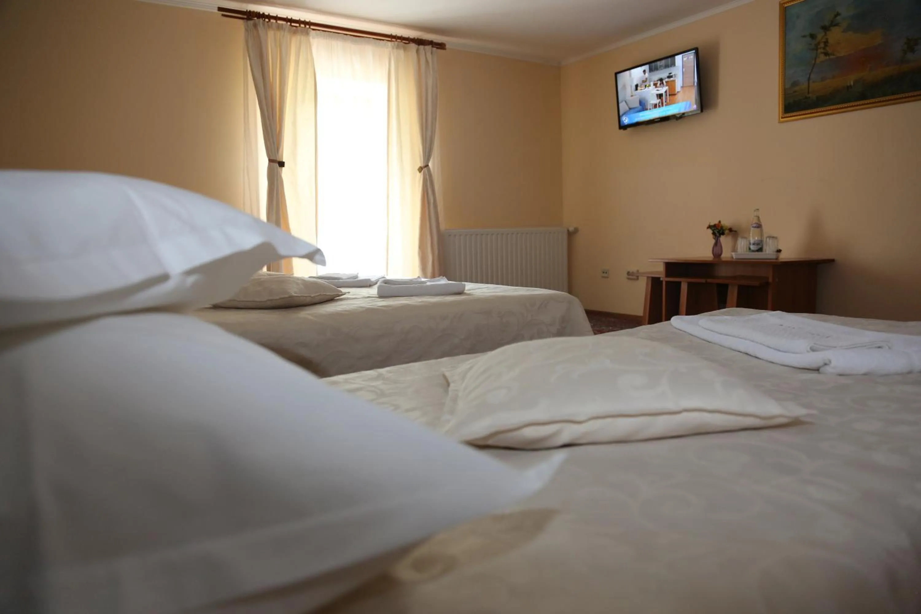 Photo of the whole room, Bed in New Aosta Garden