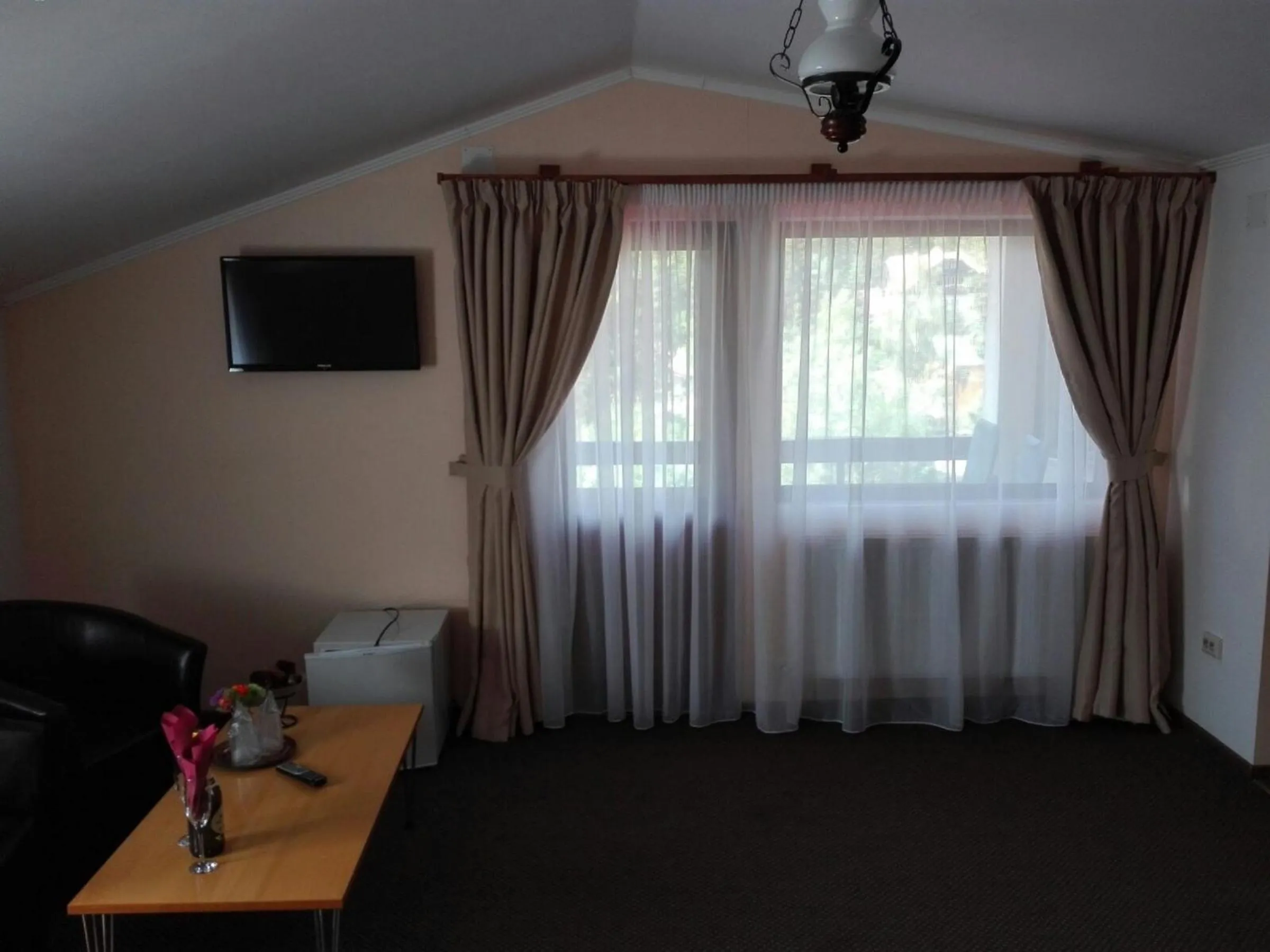 Photo of the whole room in New Aosta Garden