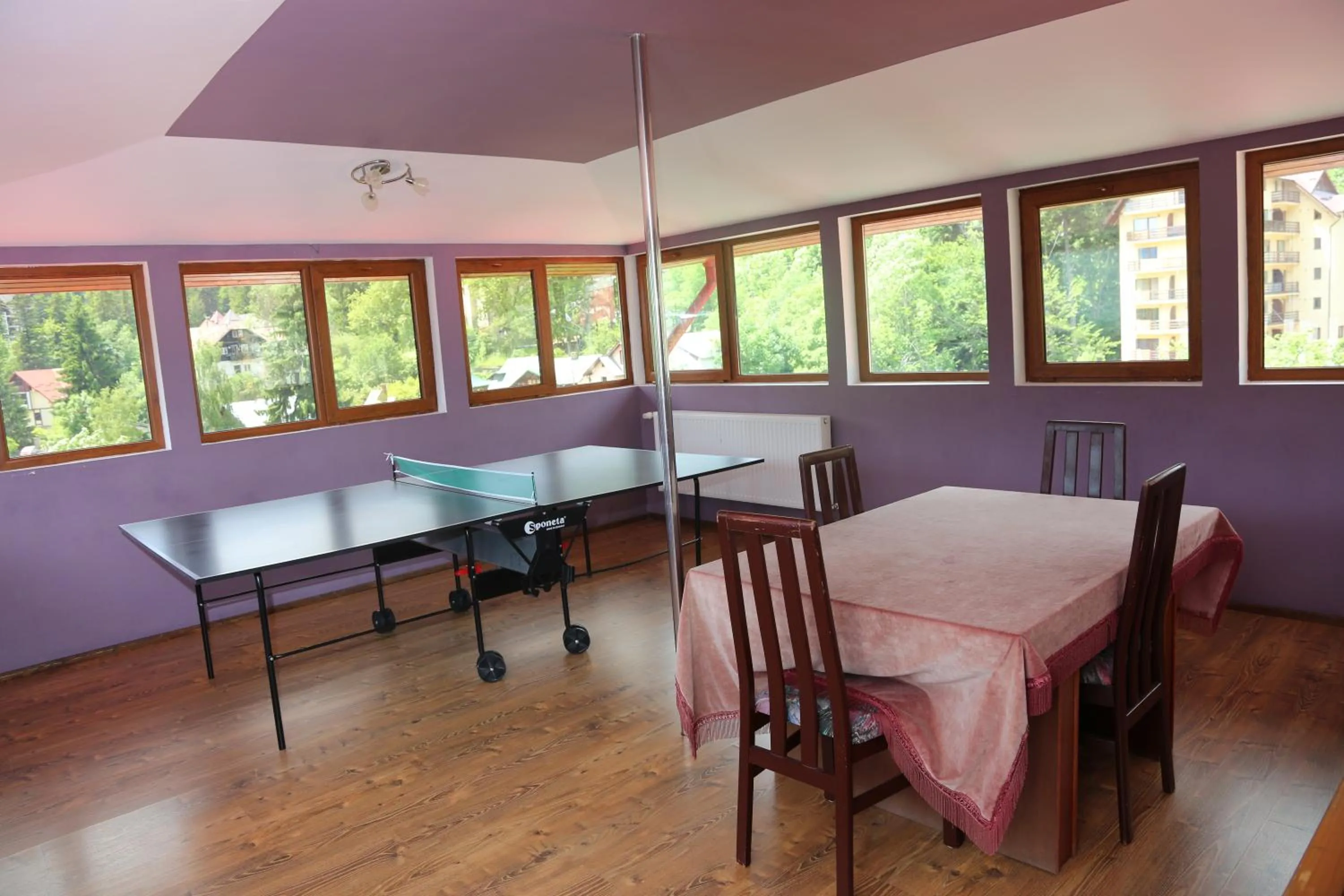 Game Room in New Aosta Garden