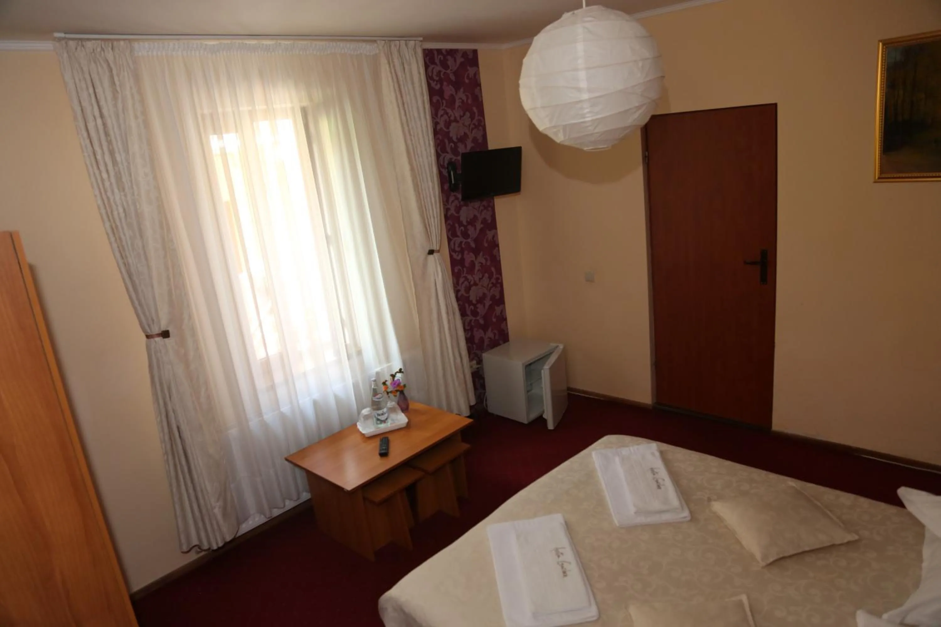 Photo of the whole room, Bed in New Aosta Garden