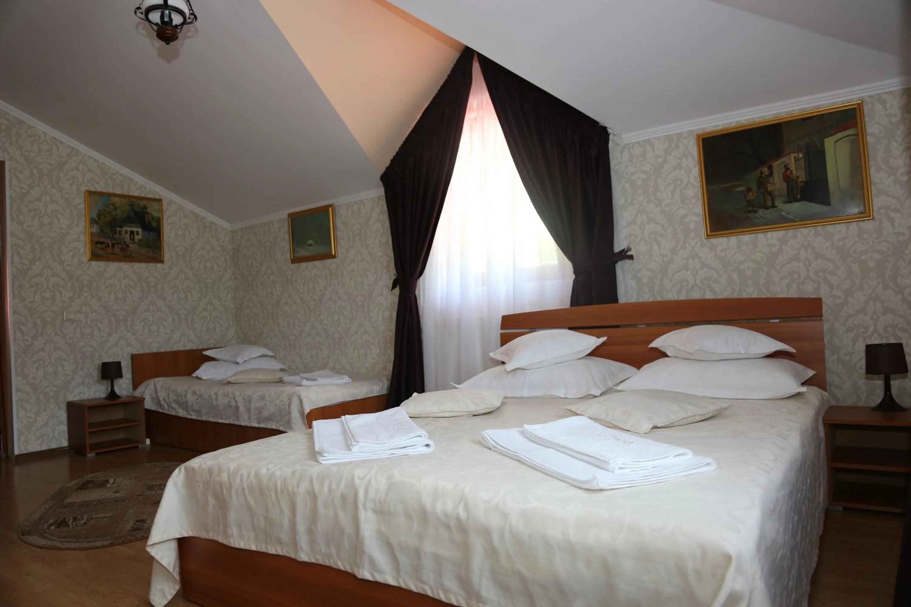 Photo of the whole room, Bed in New Aosta Garden