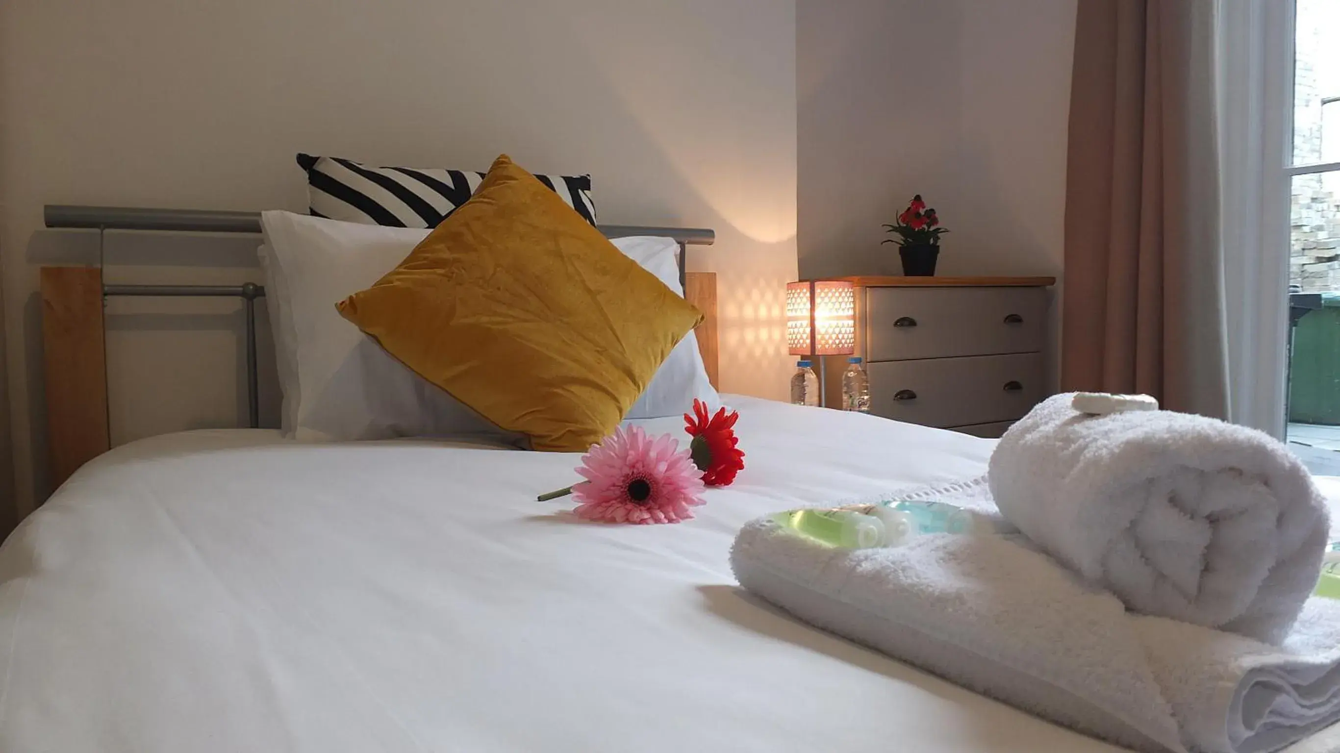 En-Suite Large Double Room with Communal Patio in The Mill Suites - Tas Accommodations En-Suite Large Double Room with Communal Patio in The Mill Suites - Tas Accommodations