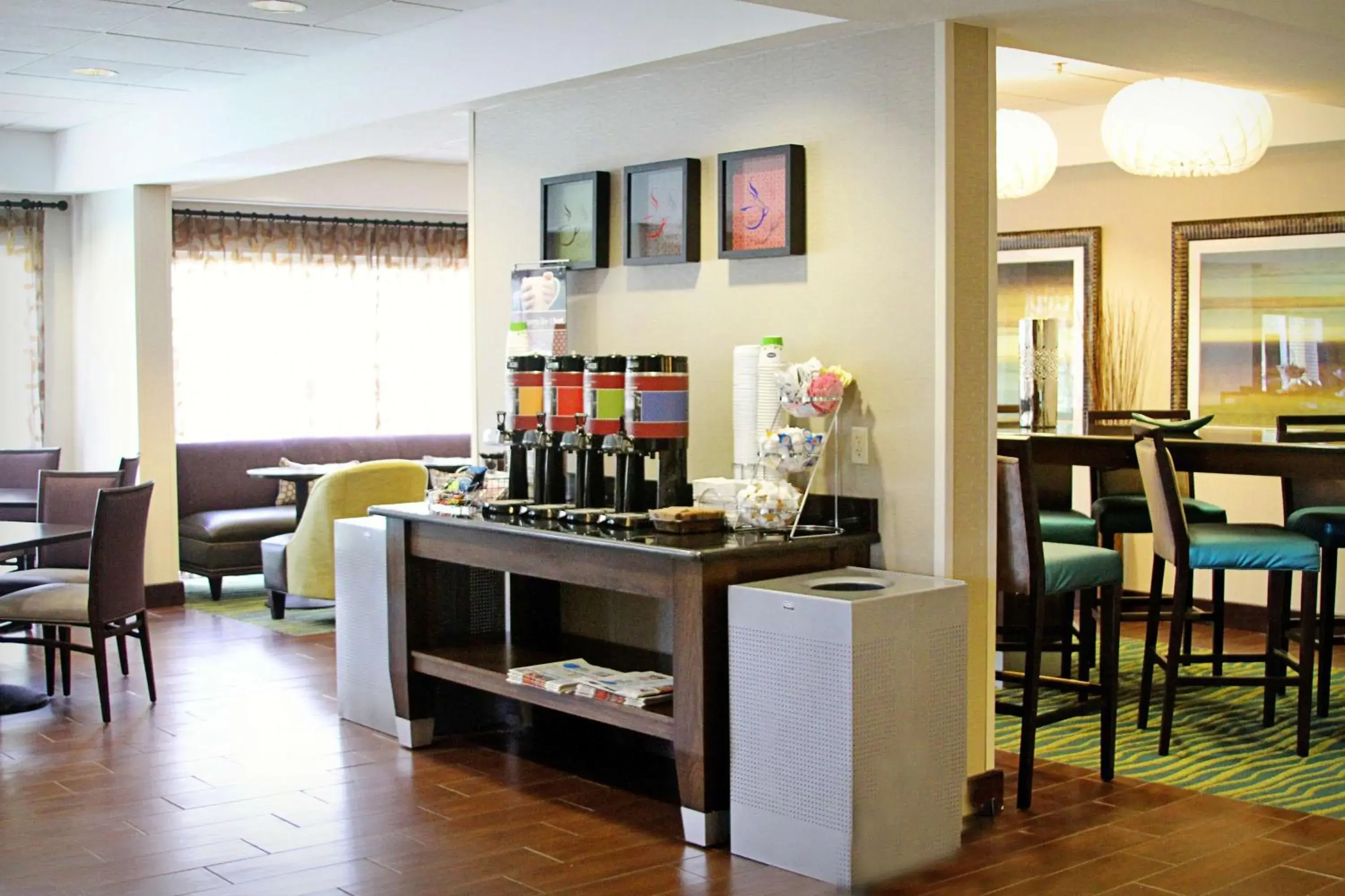 Restaurant/places to eat in Hampton Inn Tampa-Rocky Point Restaurant/places to eat in Hampton Inn Tampa-Rocky Point