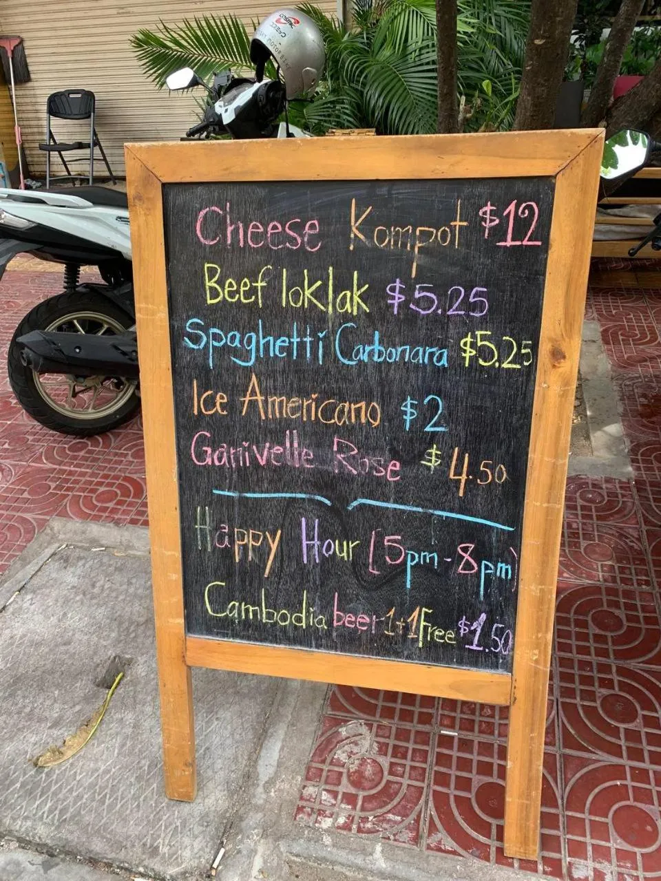 Food and drinks in Suite Home Boutique Hotel