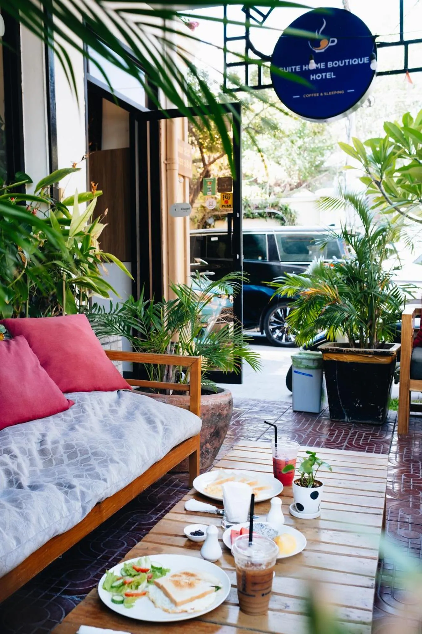 Facade/entrance in Suite Home Boutique Hotel