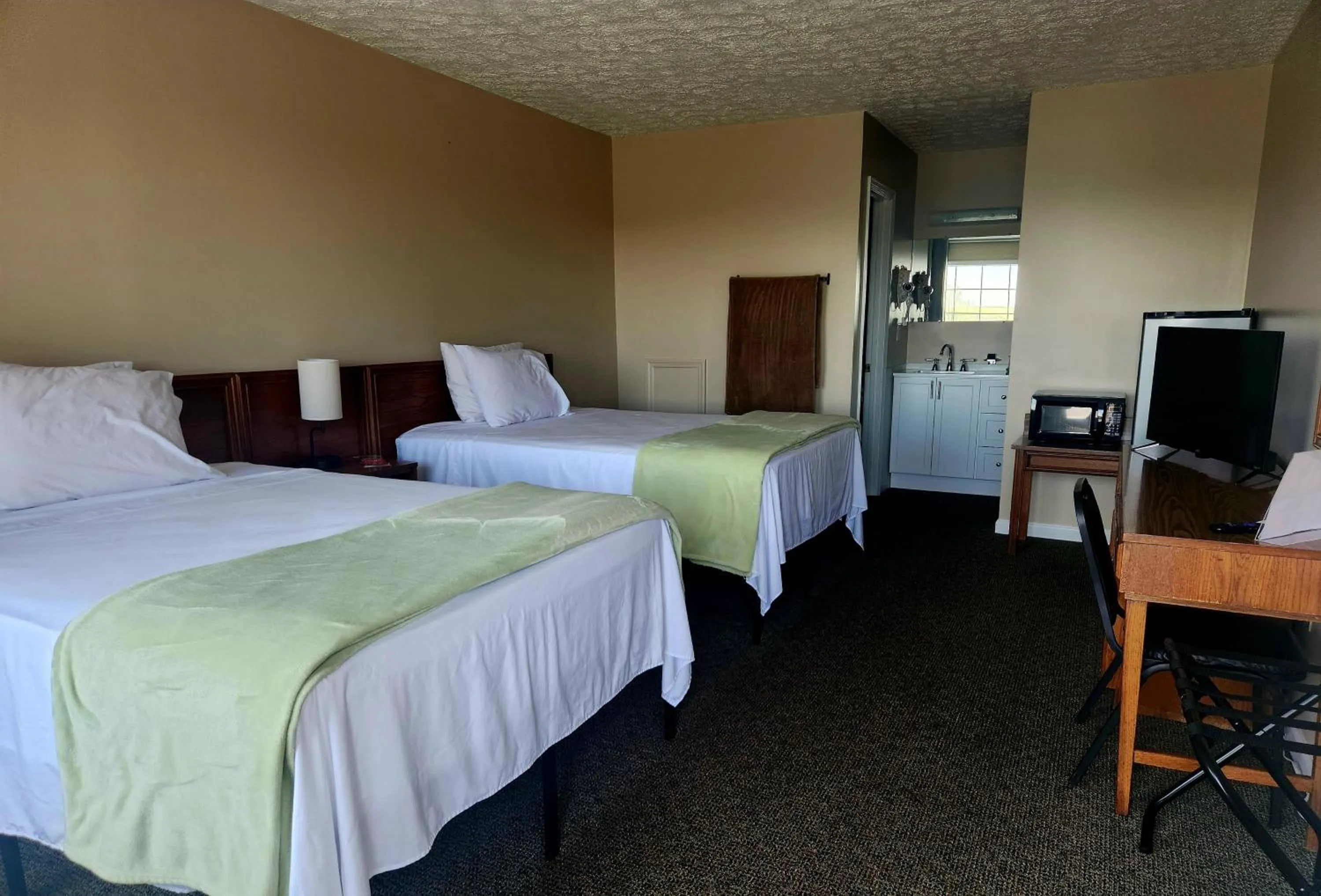 View (from property/room), Bed in Fox Mountain Inn