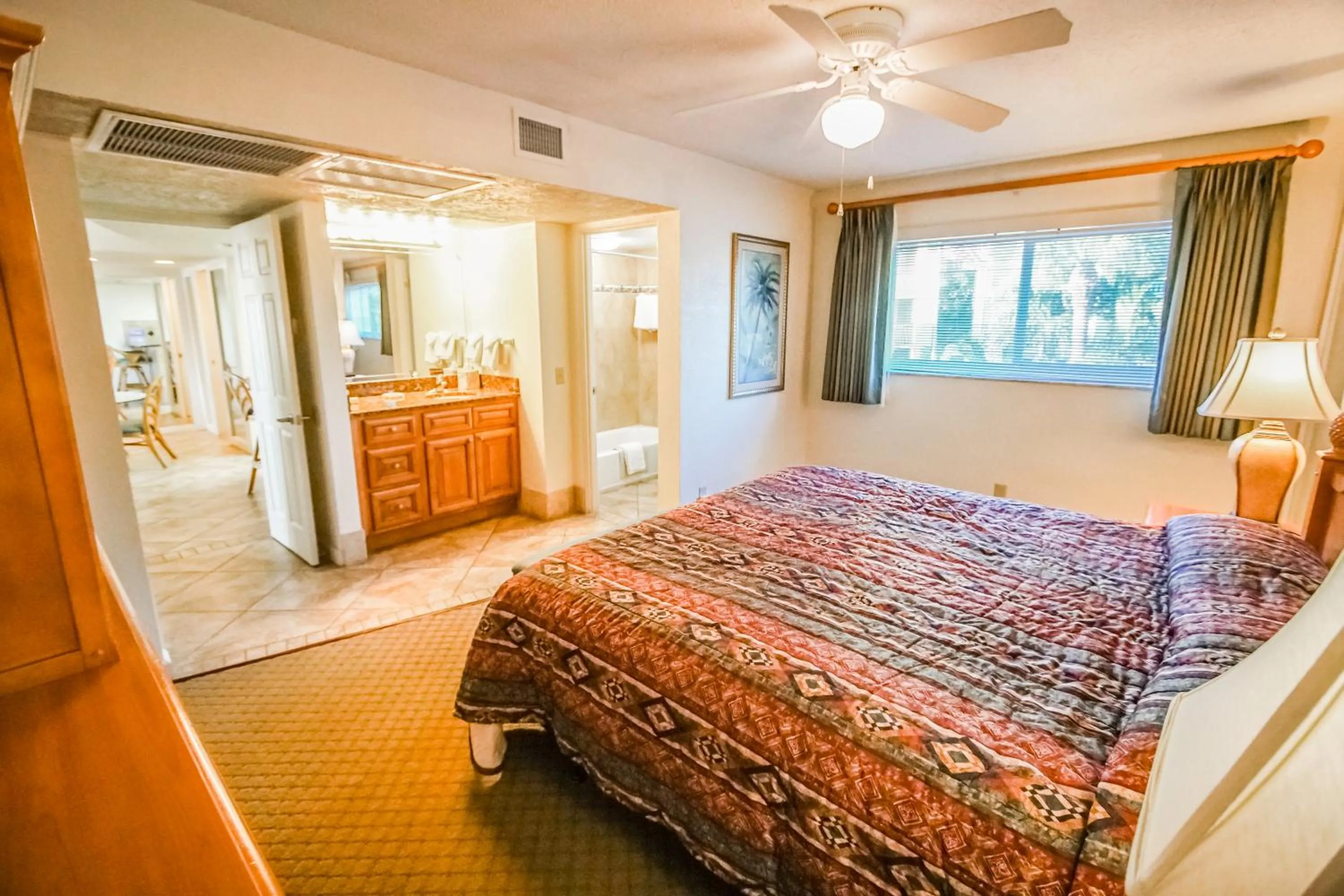 Bedroom, Bed in Coral Reef Resort