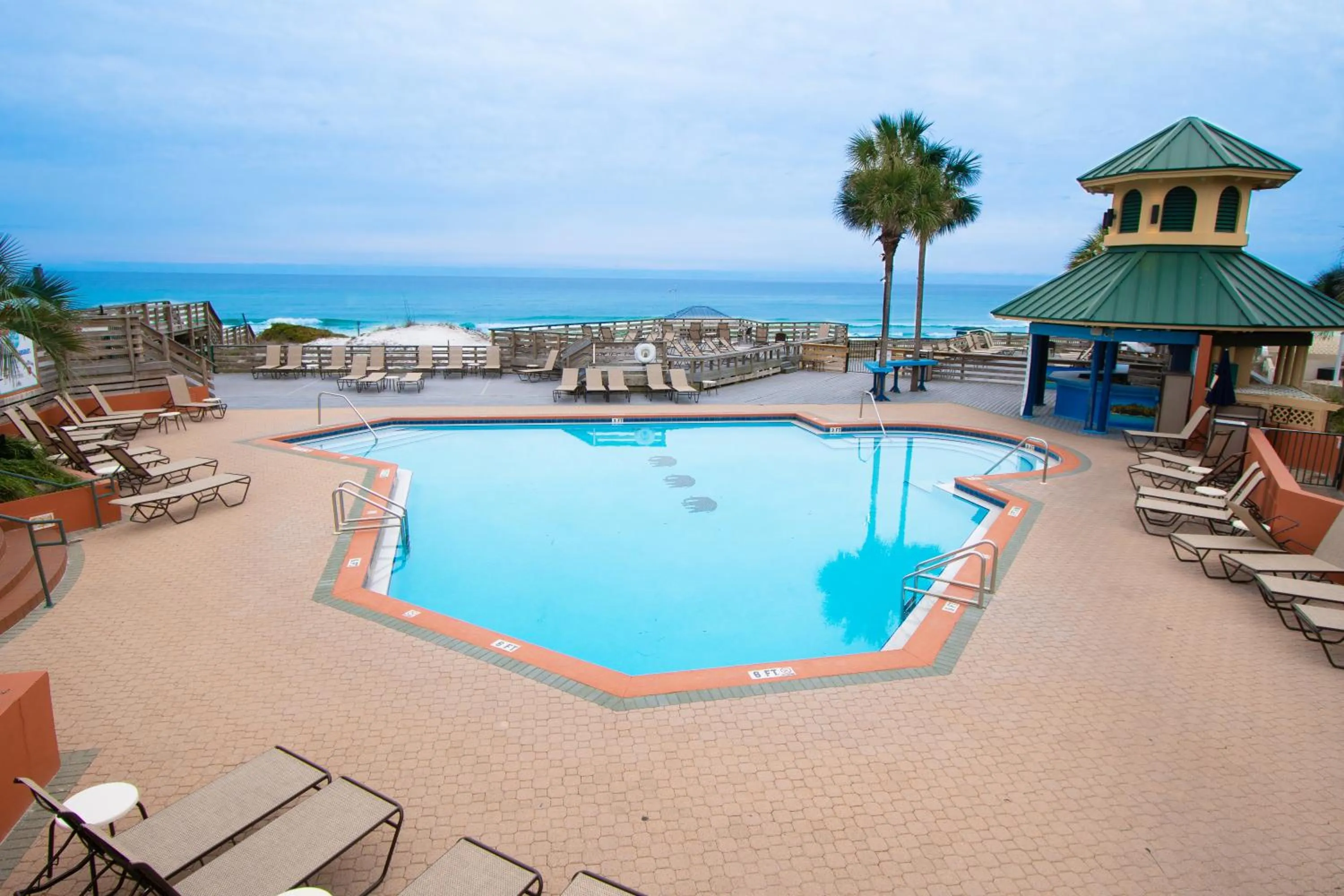 Swimming pool in Bay Club of Sandestin