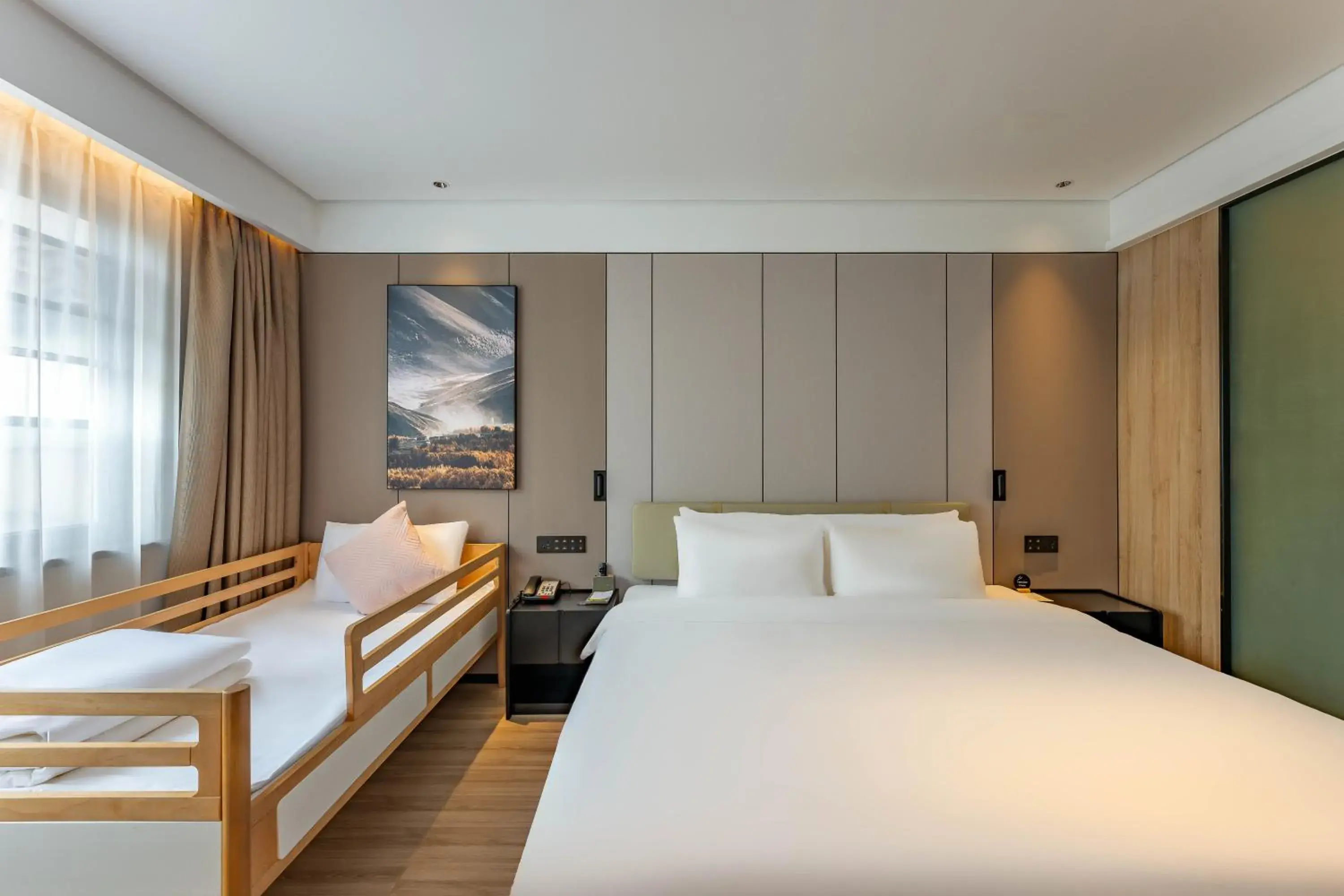 Family, Bed in Hangzhou West Lake Hubin Yintai Atour Hotel Family, Bed in Hangzhou West Lake Hubin Yintai Atour Hotel