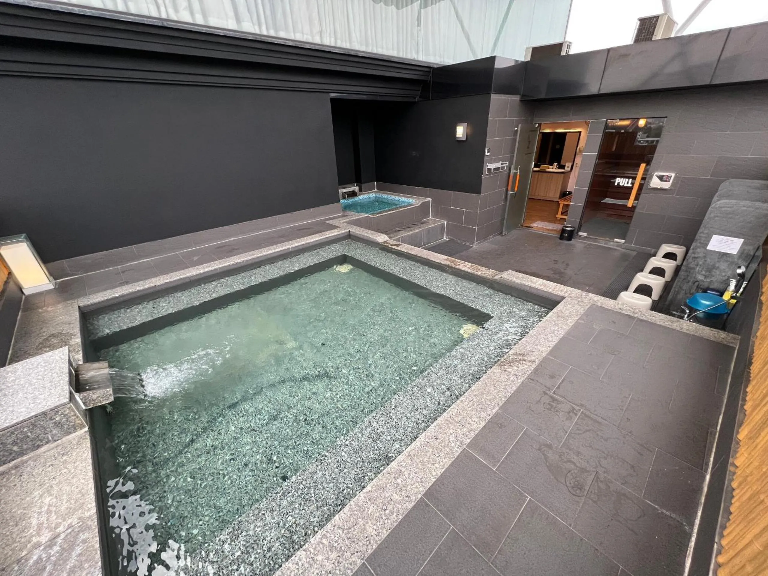 Hot Tub in Azumaya Hotel Hai Phong