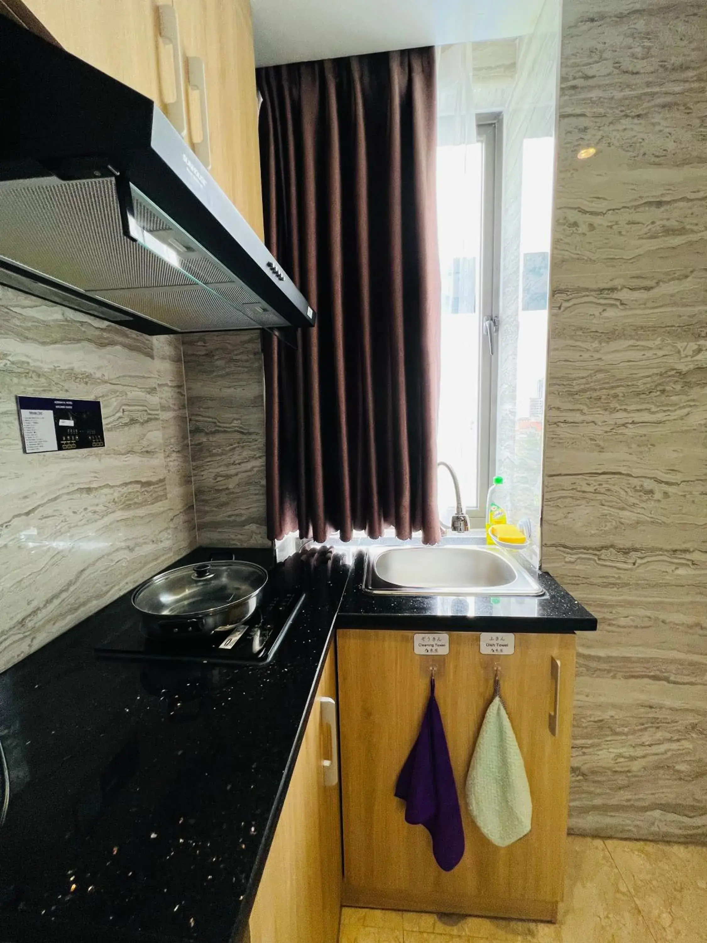 Double Room with Lake View in Azumaya Hotel Hai Phong Double Room with Lake View in Azumaya Hotel Hai Phong