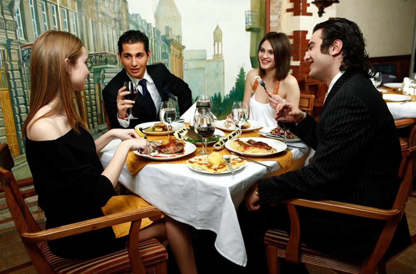 Restaurant/places to eat in Nane Hotel