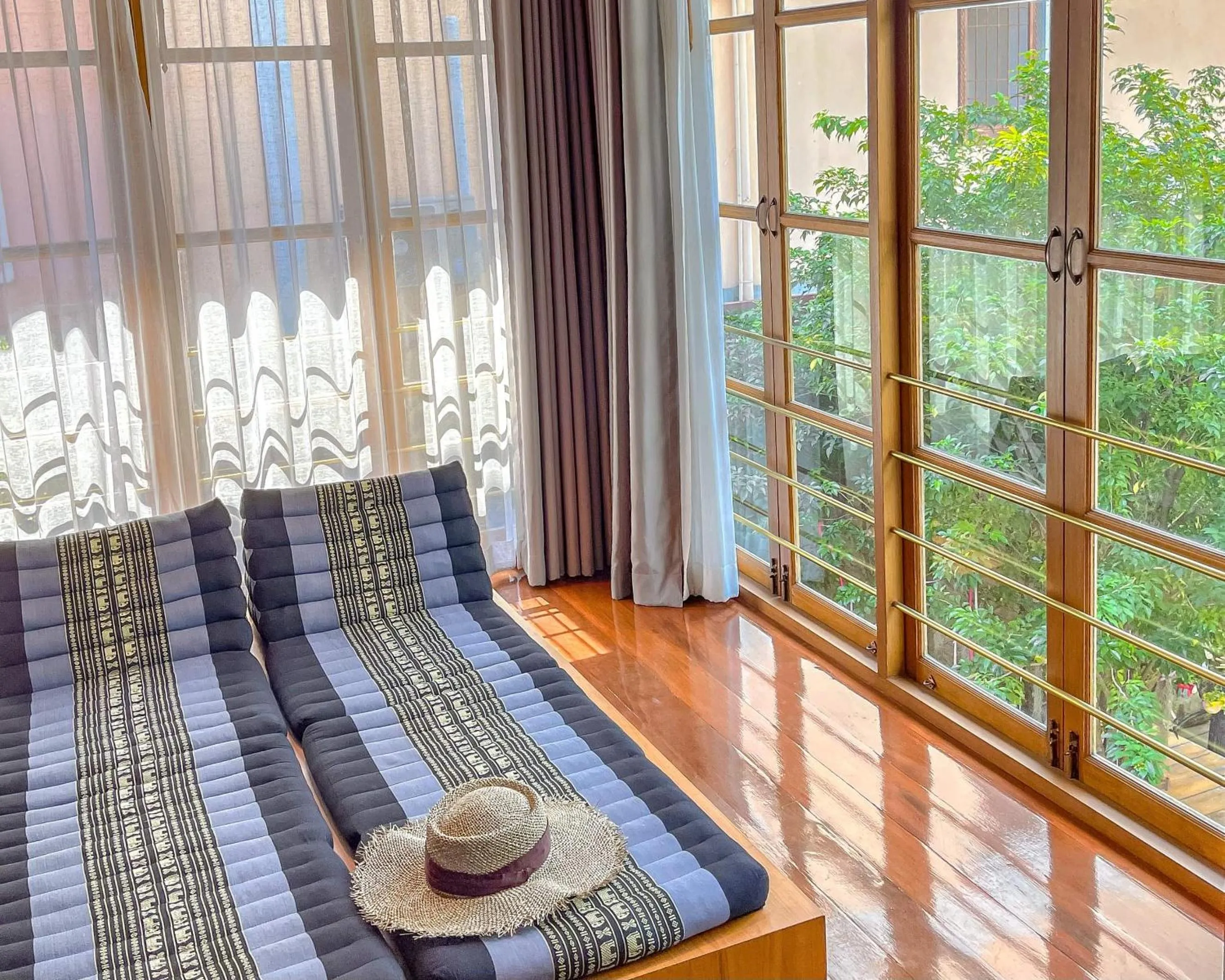 Garden view in Vali Villa Bangkok