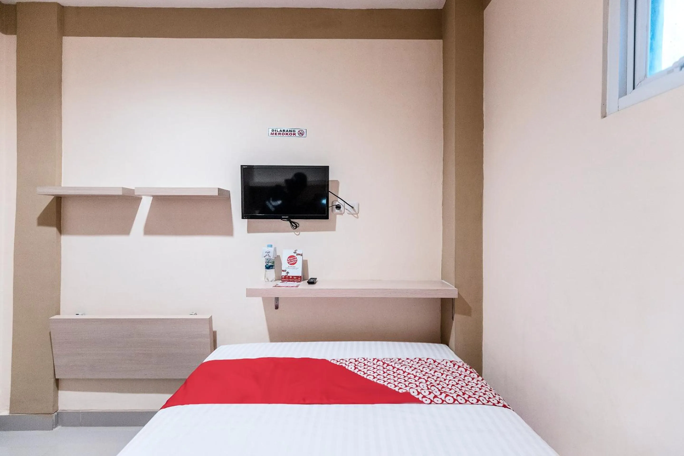 Bedroom, Bed in Hotel O Balcon Biru