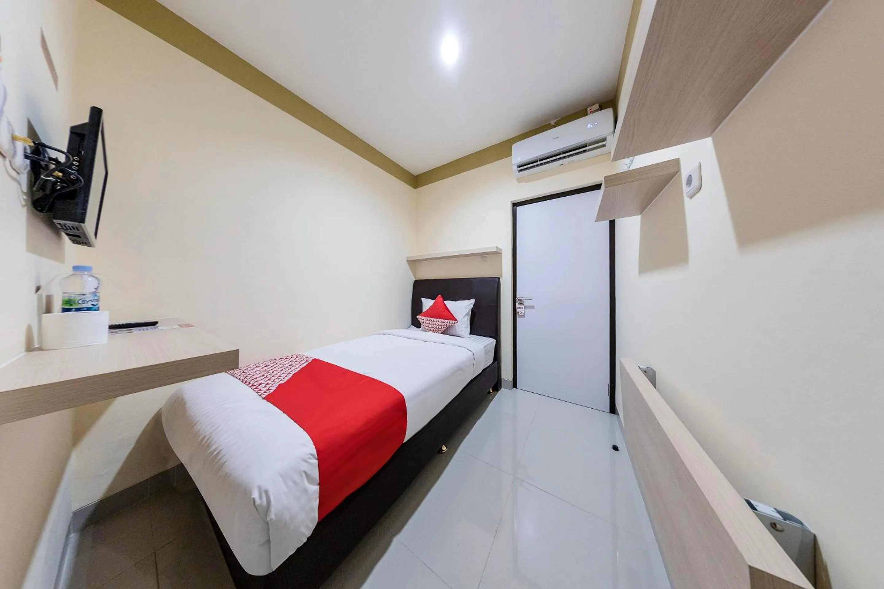 Bedroom, Bed in Hotel O Balcon Biru