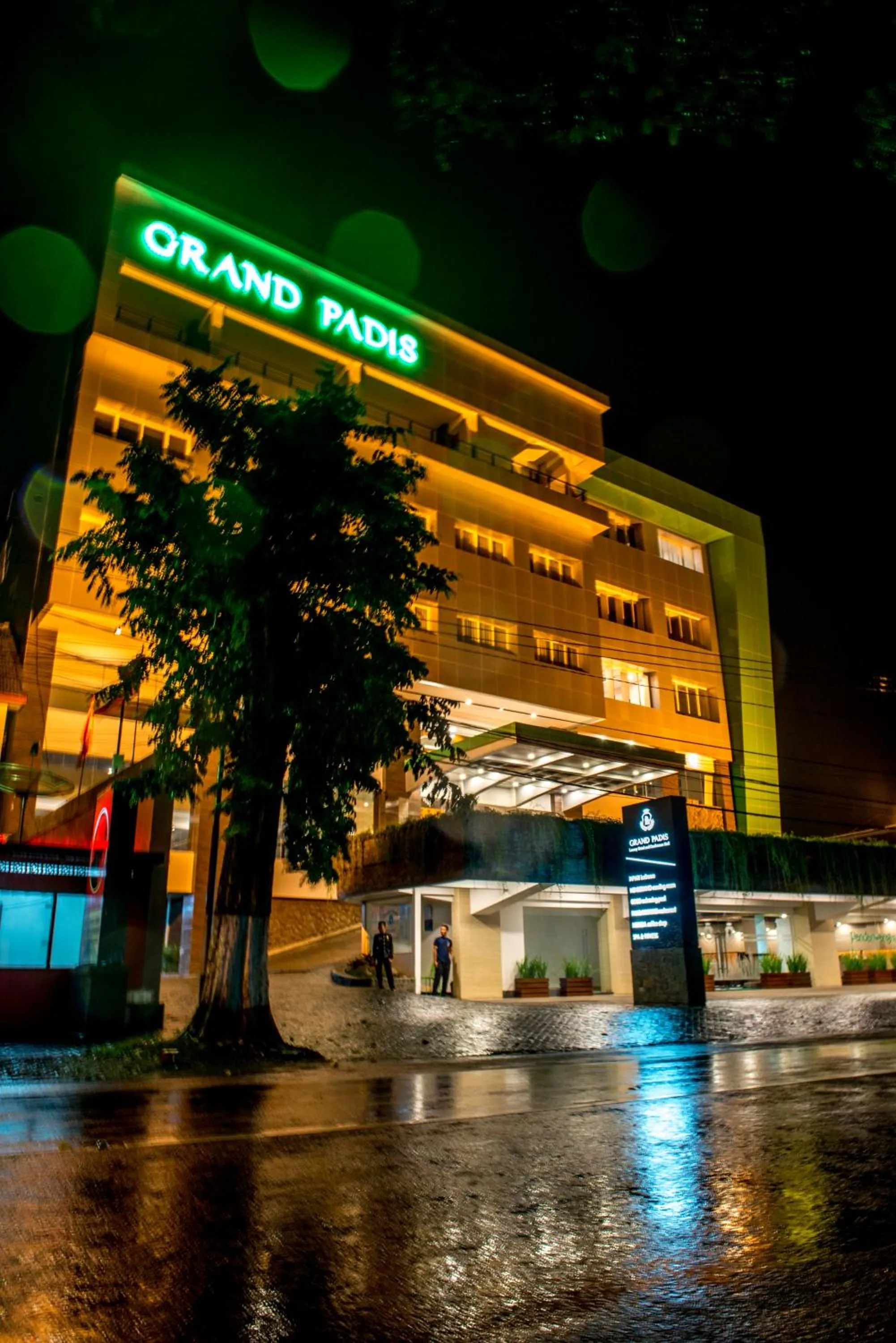 Property building in Grand Padis Hotel