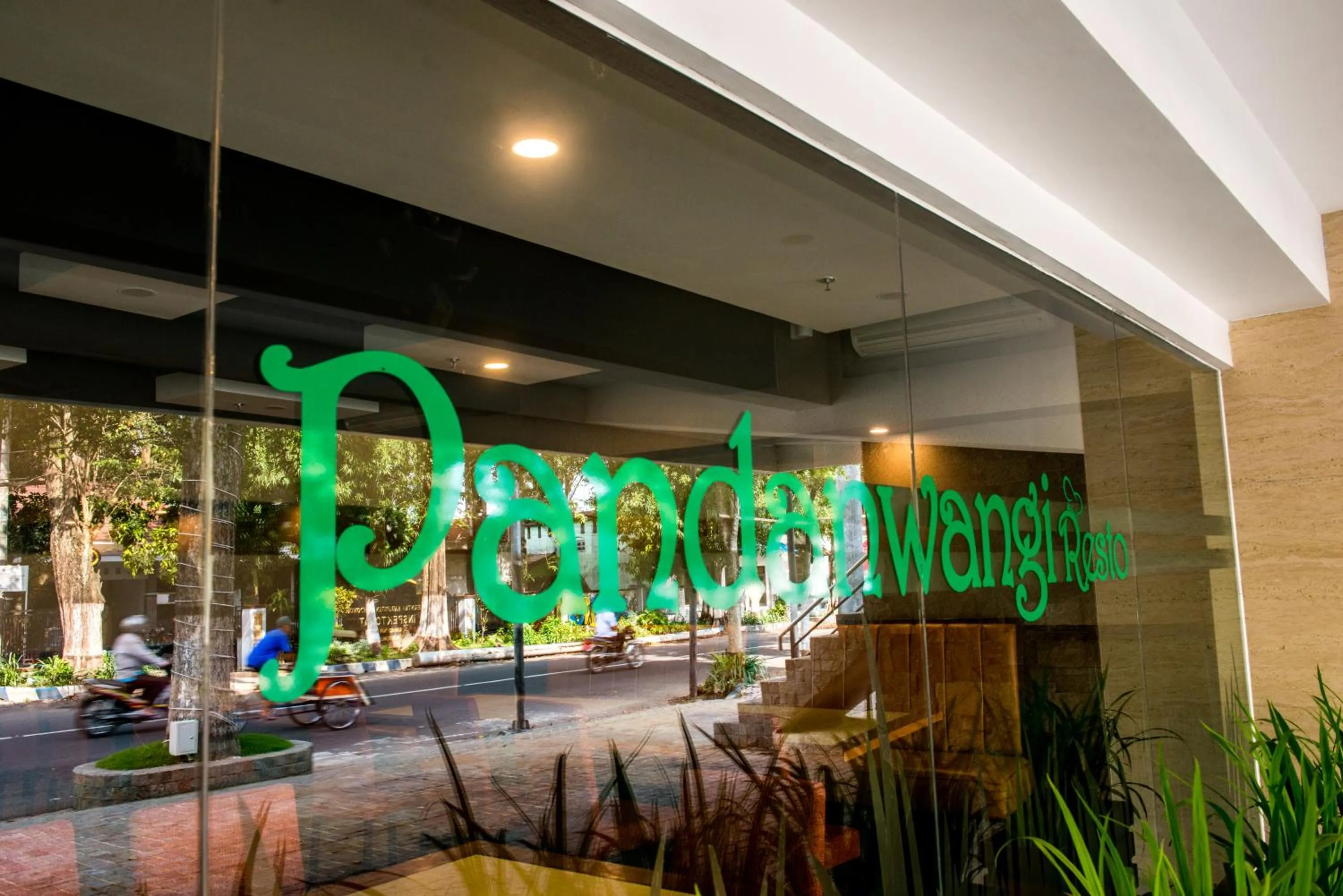 Restaurant/places to eat in Grand Padis Hotel