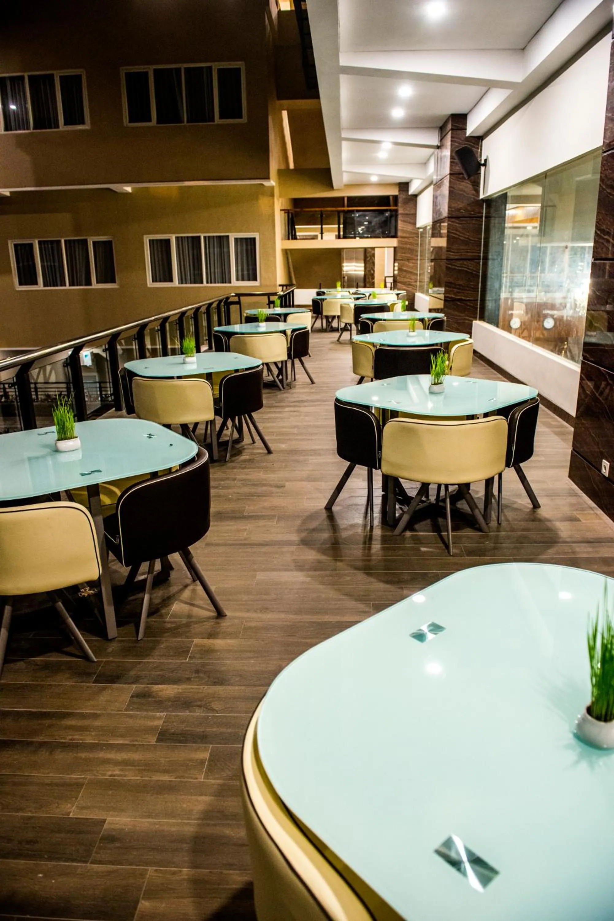 Restaurant/places to eat in Grand Padis Hotel