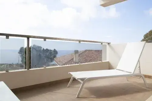 Two-Bedroom Apartment with Sea View in Airone Residence Two-Bedroom Apartment with Sea View in Airone Residence