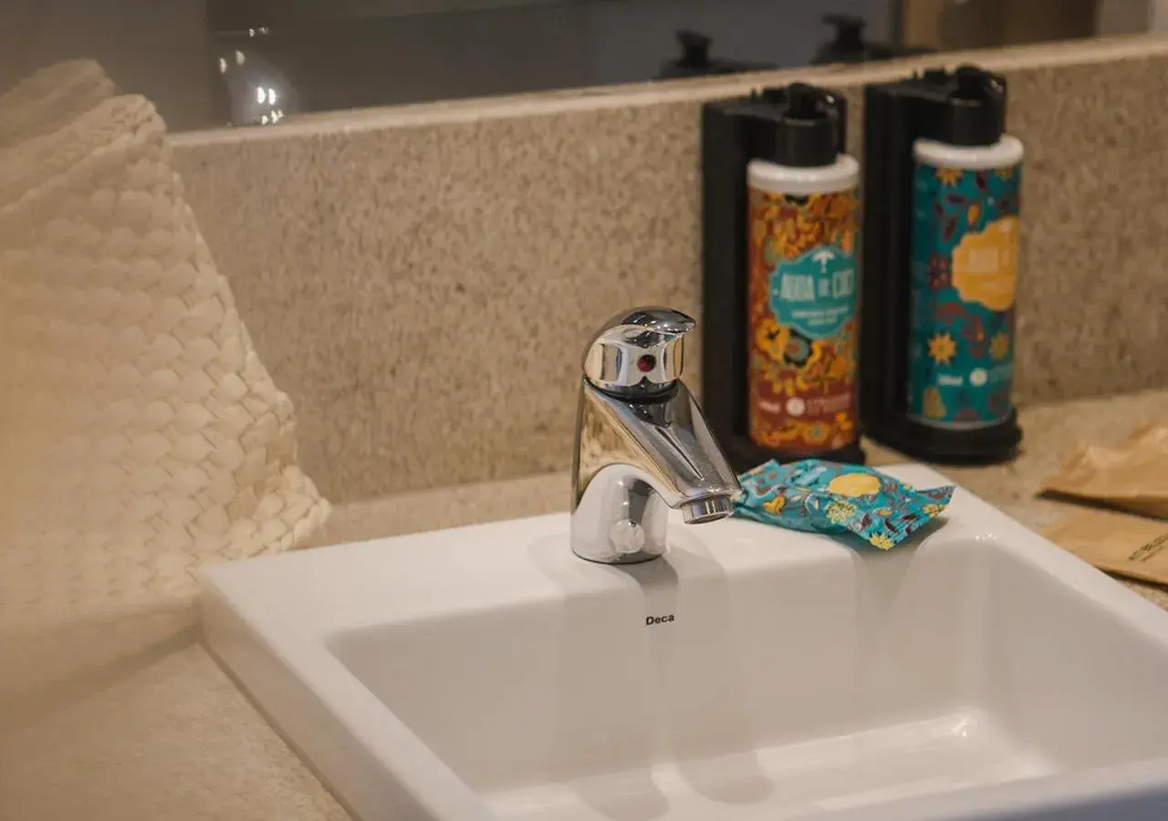 Bathroom in Hotel Ponta Verde Praia do Francês Bathroom in Hotel Ponta Verde Praia do Francês