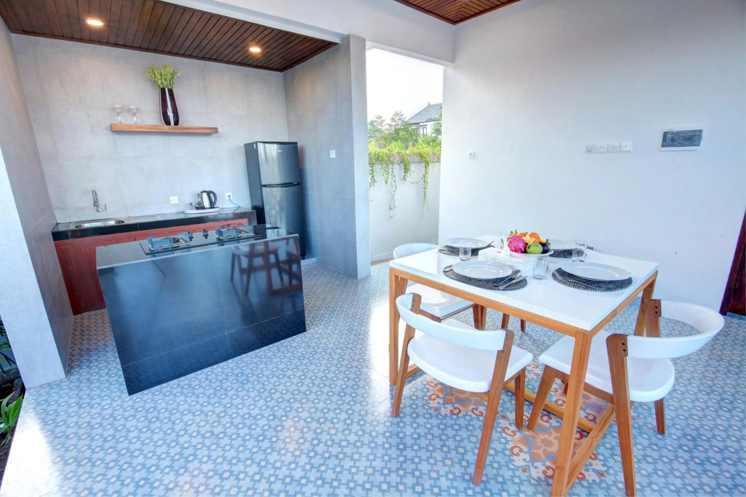 Kitchen or kitchenette in Prawiba Villa