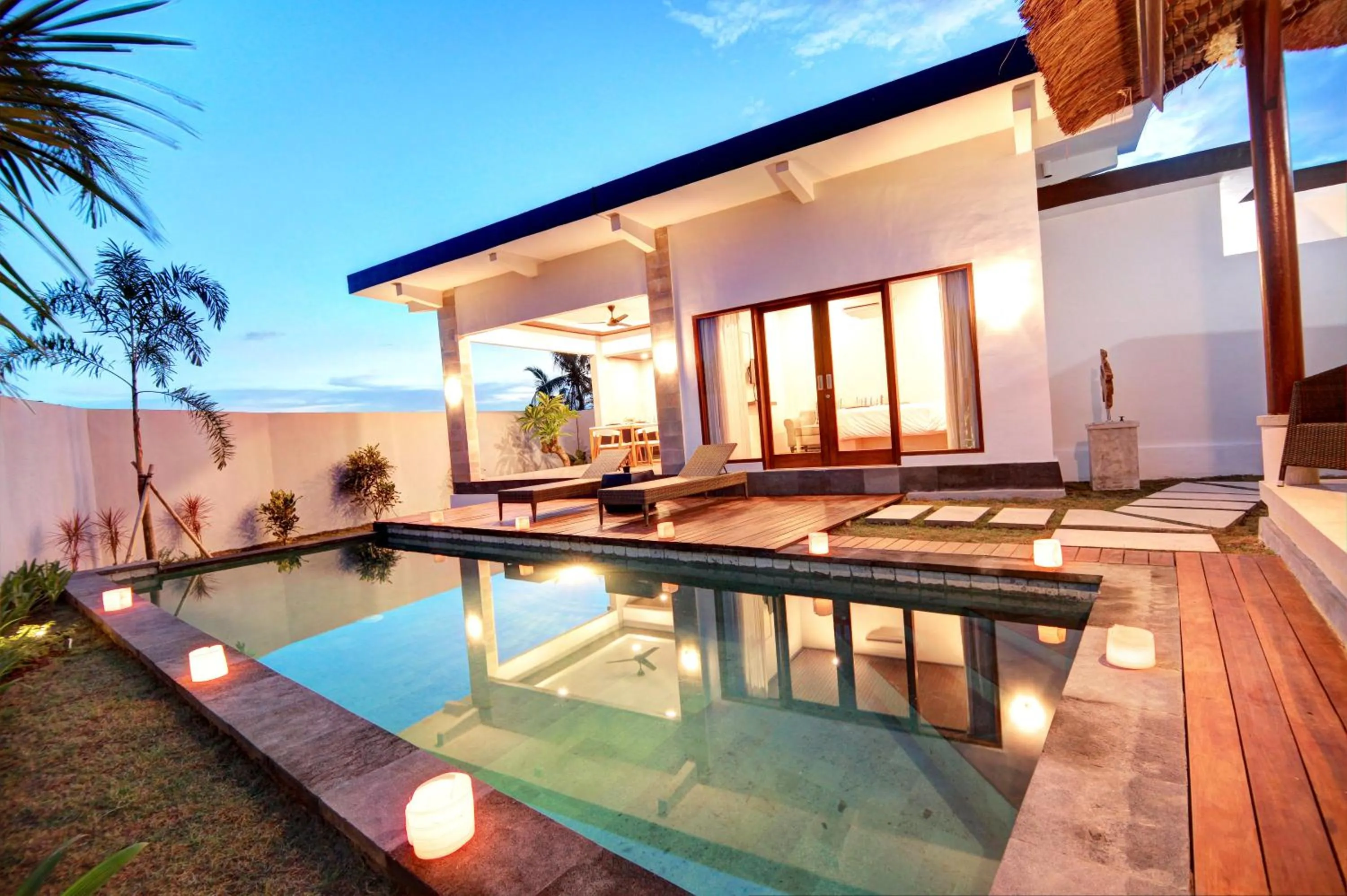 Swimming pool in Prawiba Villa