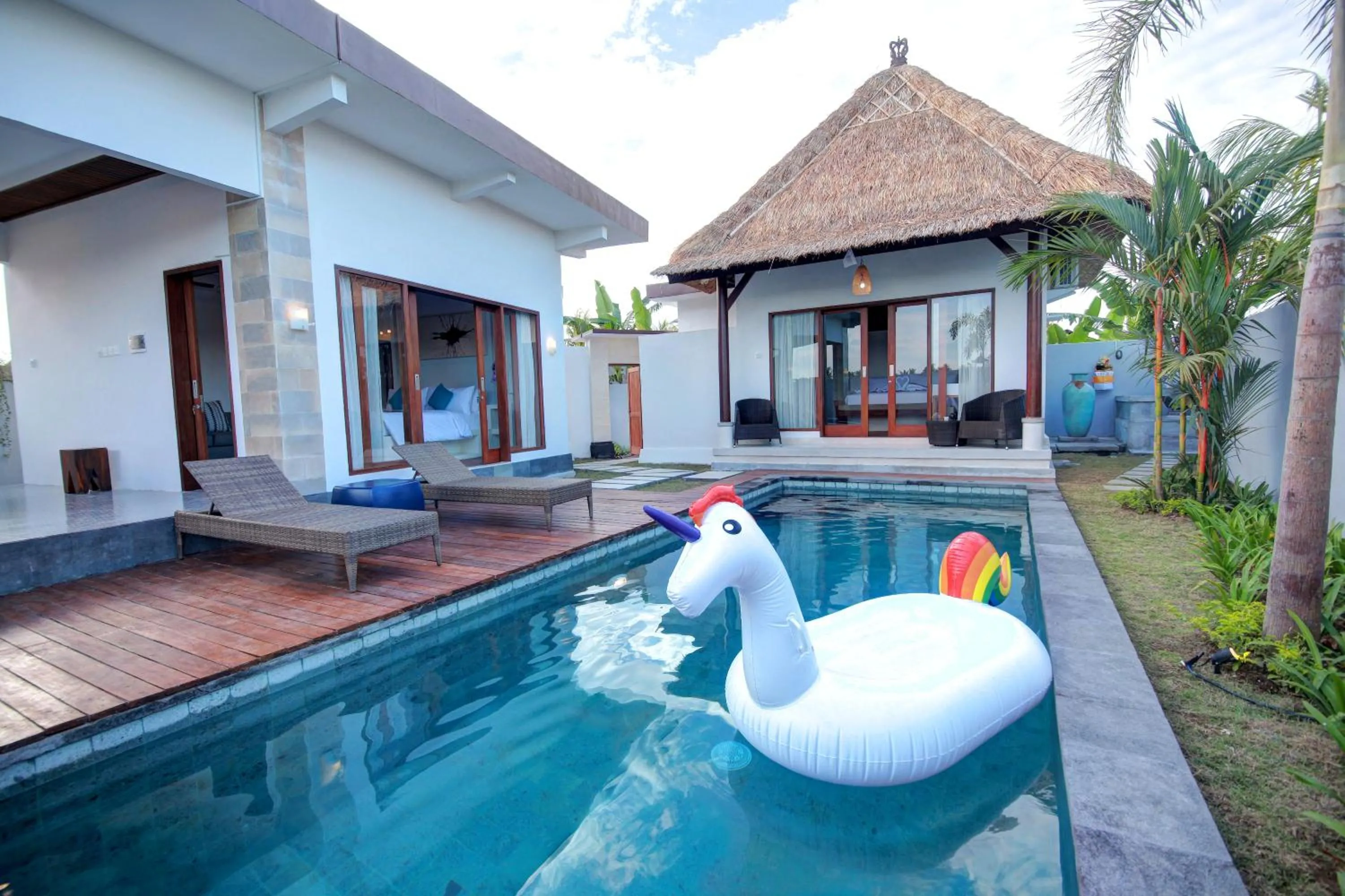 Swimming pool in Prawiba Villa