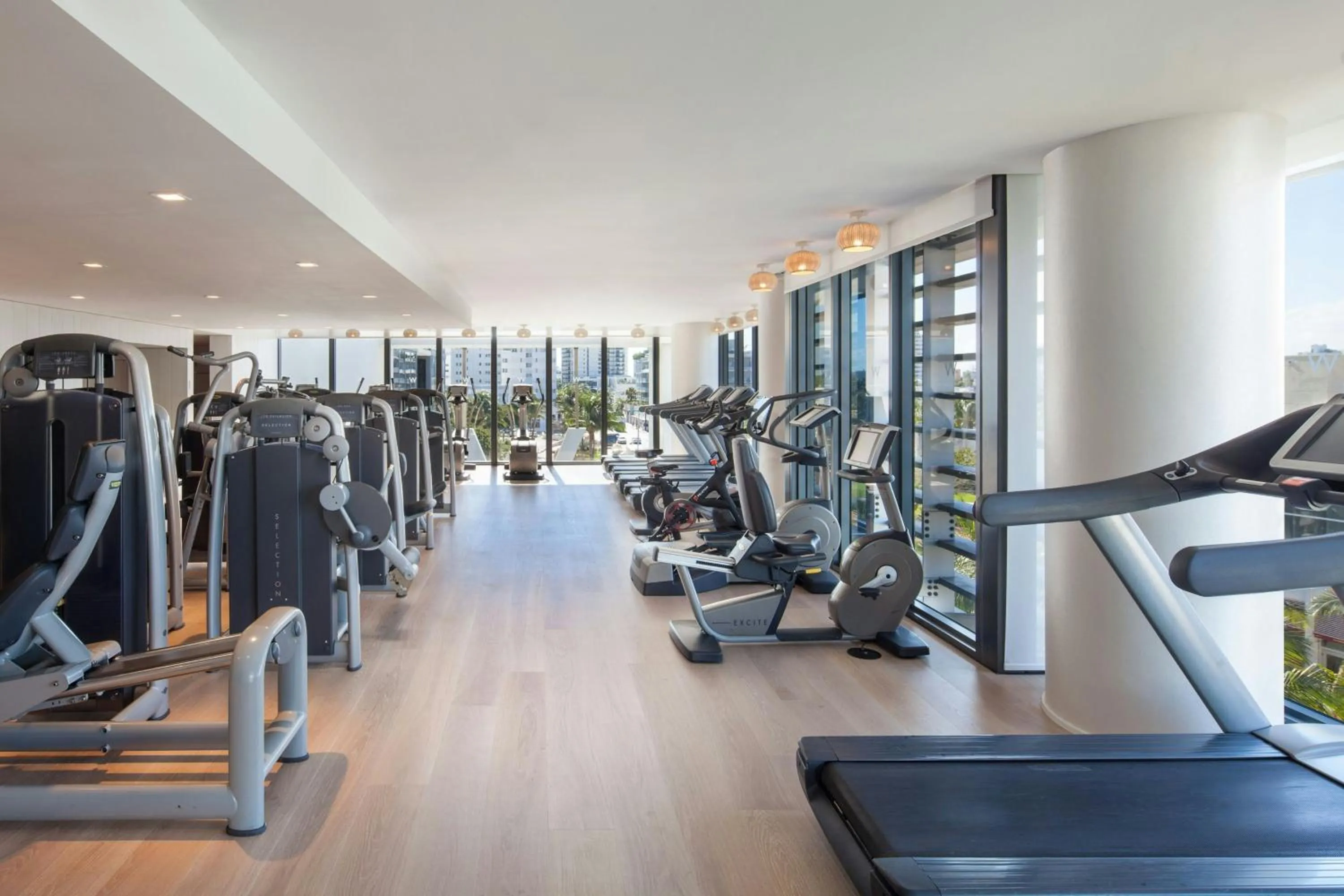 Fitness centre/facilities in W South Beach