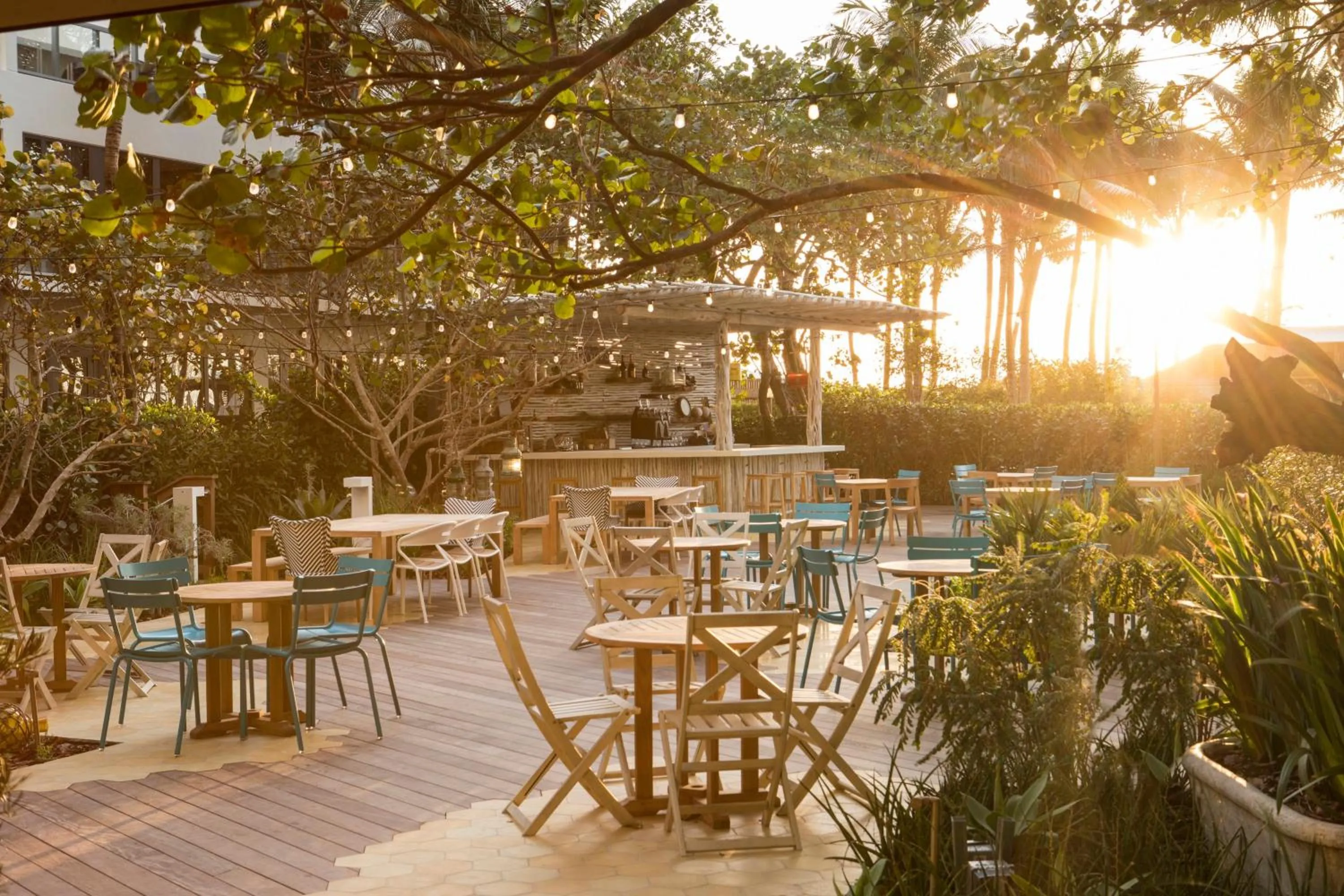 Restaurant/places to eat in W South Beach