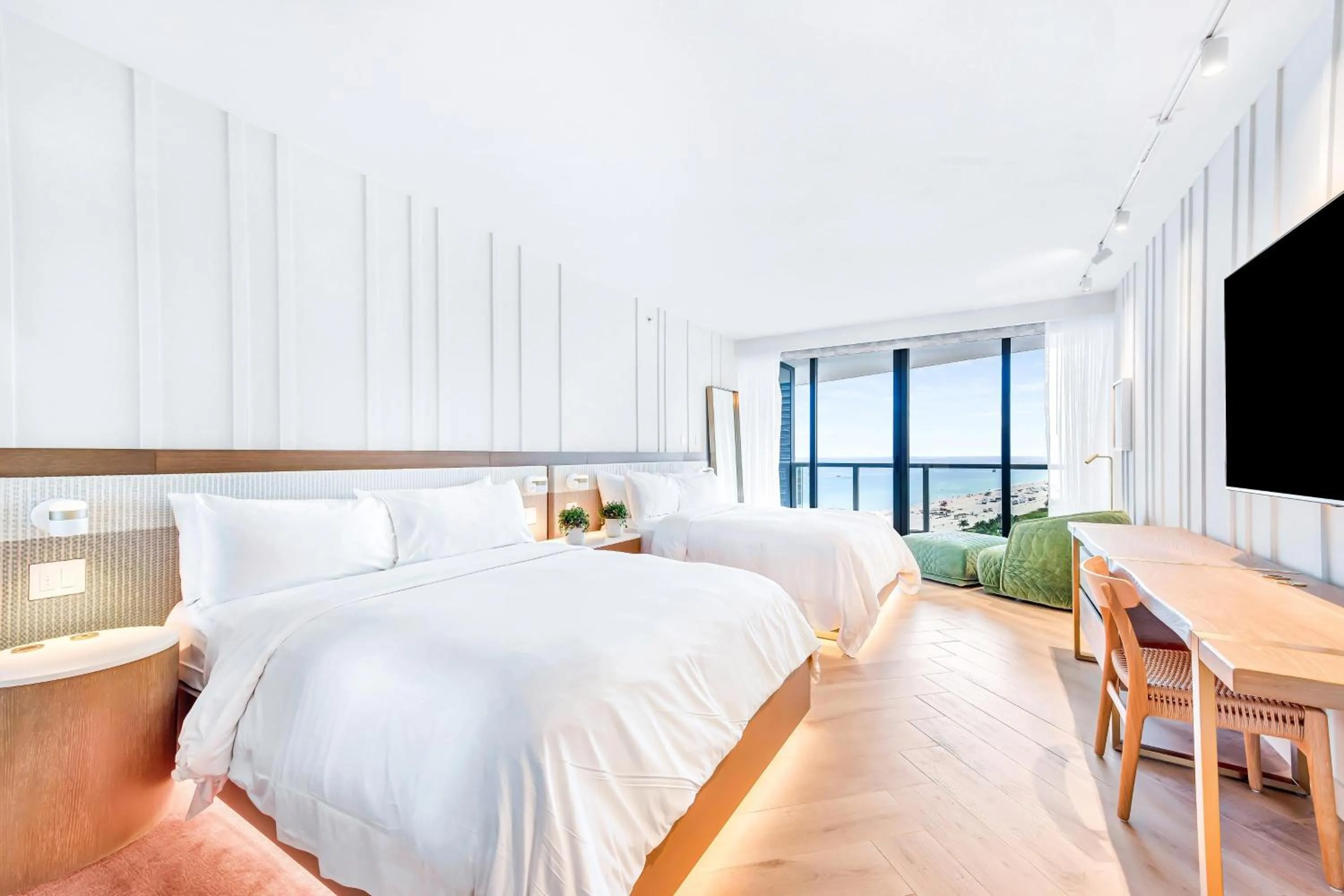 Bedroom, Bed in W South Beach