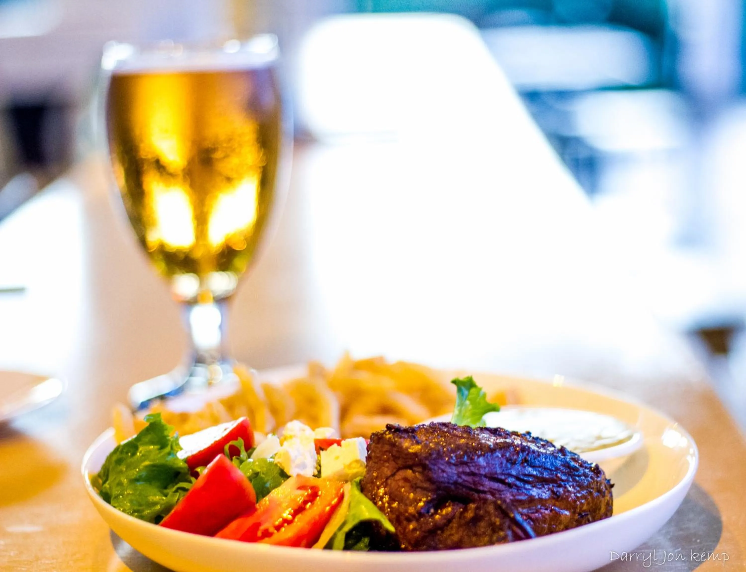 Restaurant/places to eat in Sky Island Resort