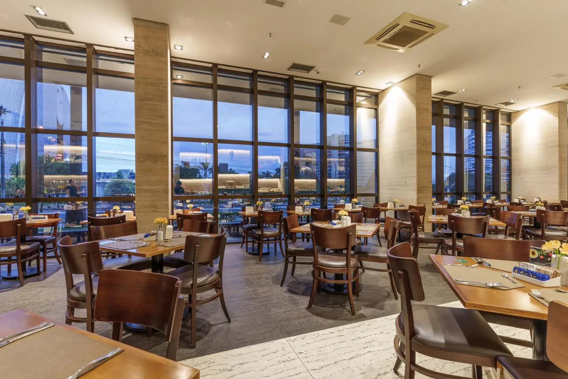 Restaurant/places to eat in Cullinan Hplus Premium Restaurant/places to eat in Cullinan Hplus Premium