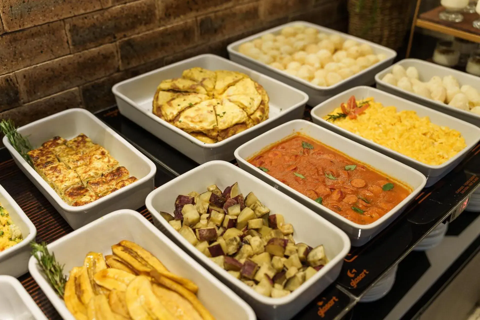 Food in Cullinan Hplus Premium Food in Cullinan Hplus Premium