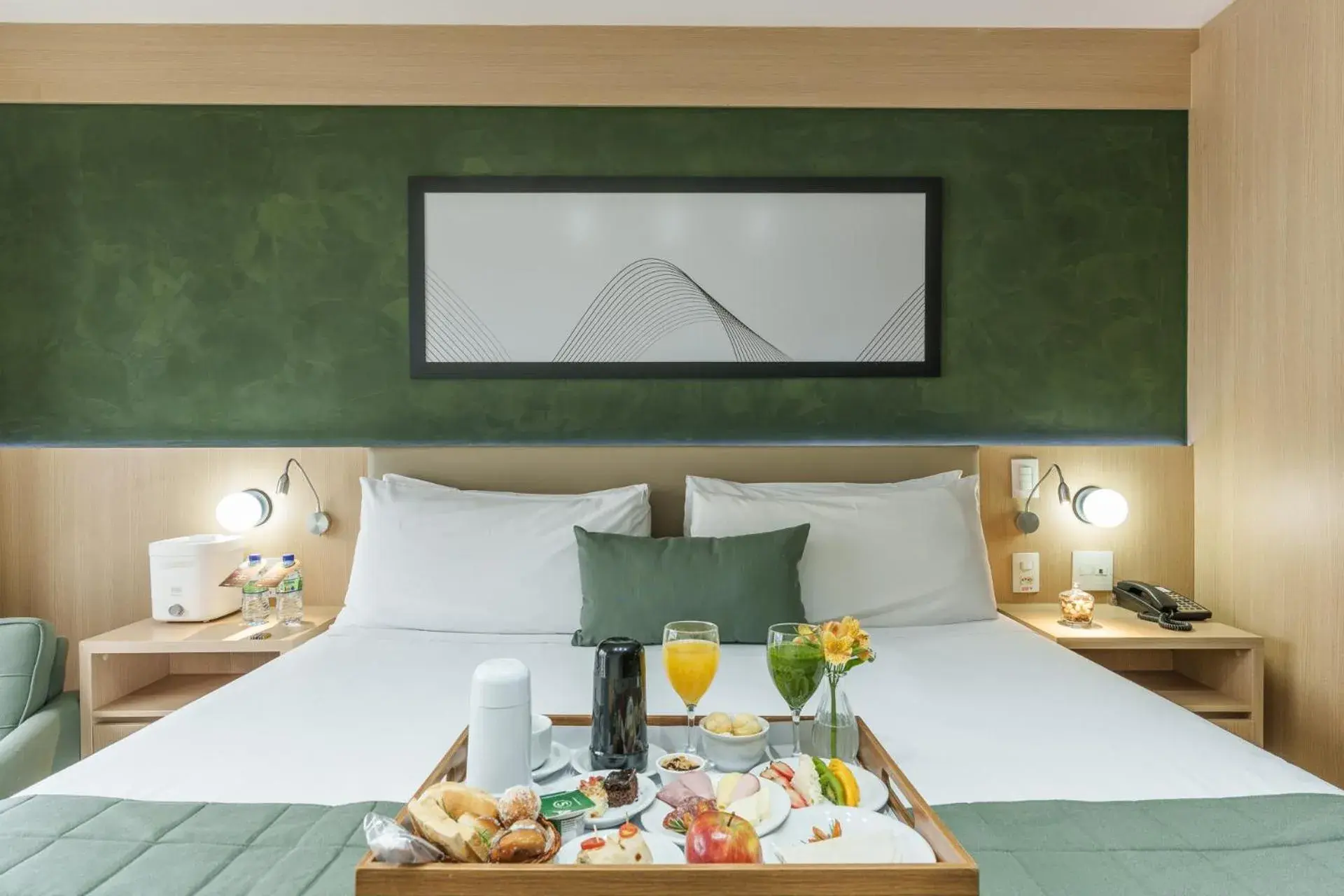 Bed in Cullinan Hplus Premium Bed in Cullinan Hplus Premium