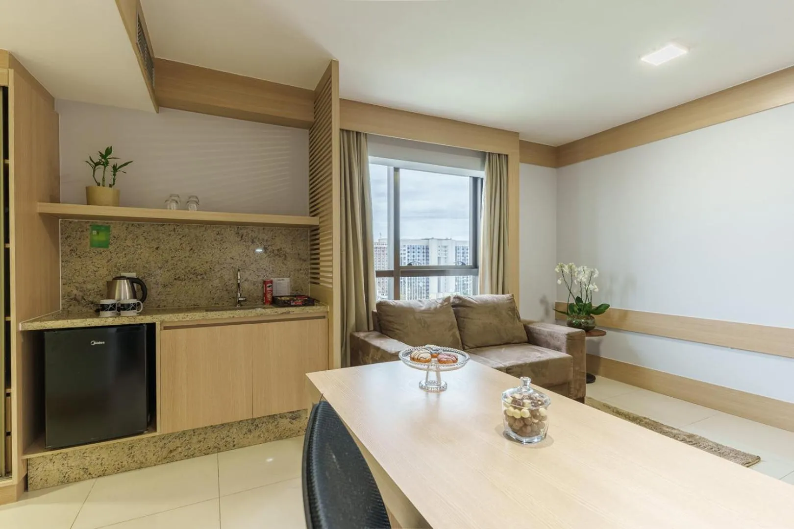 Cullinan Hplus Premium