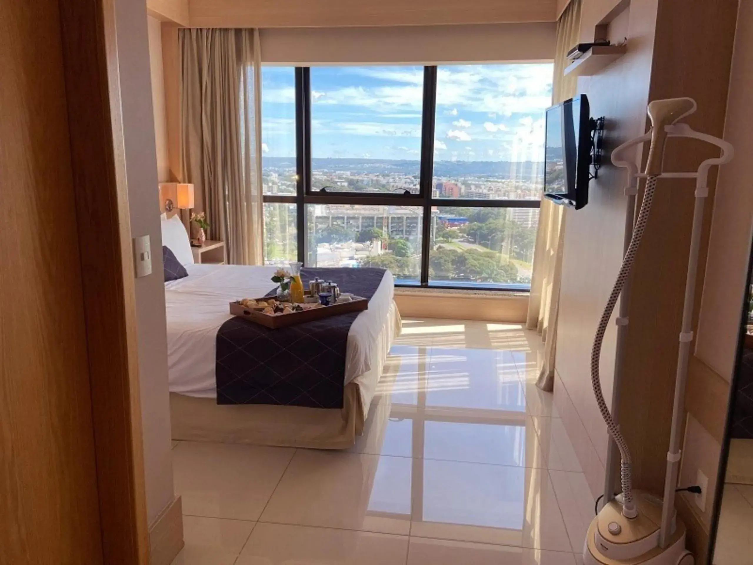 View (from property/room), Bed in Cullinan Hplus Premium View (from property/room), Bed in Cullinan Hplus Premium