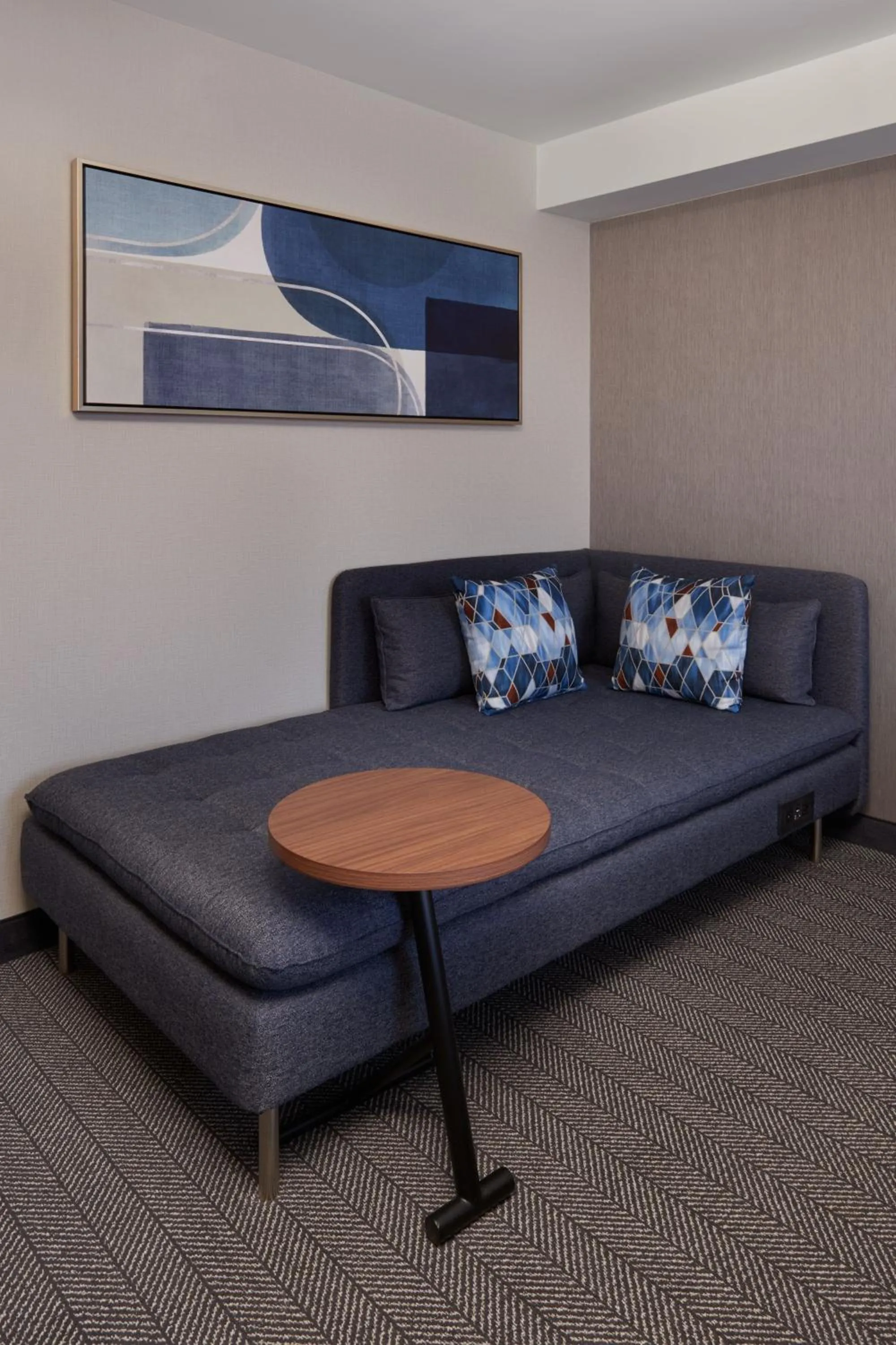 Lounge or bar in Courtyard by Marriott Kitchener