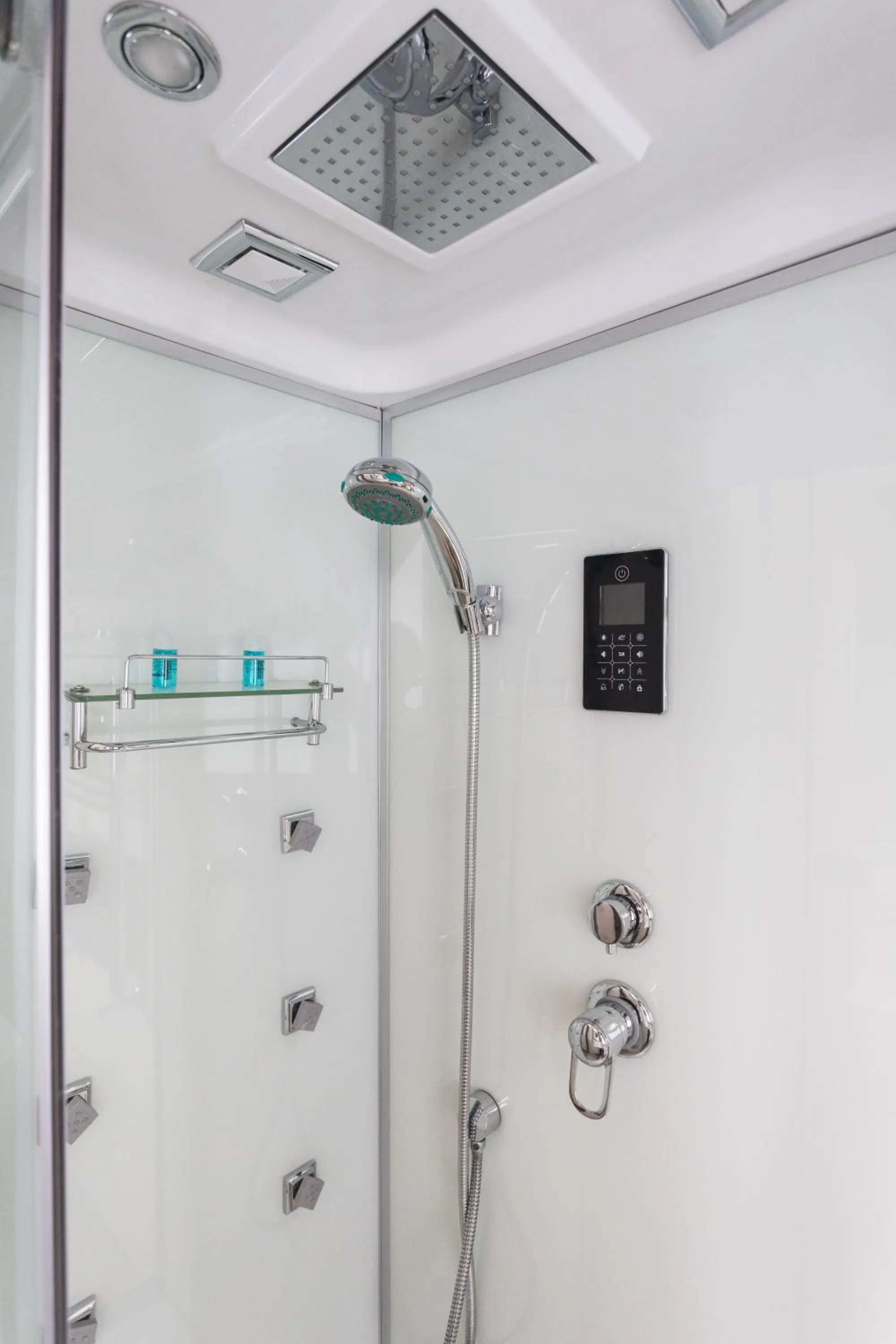 Shower in B&B TIFFANY SFERRACAVALLO