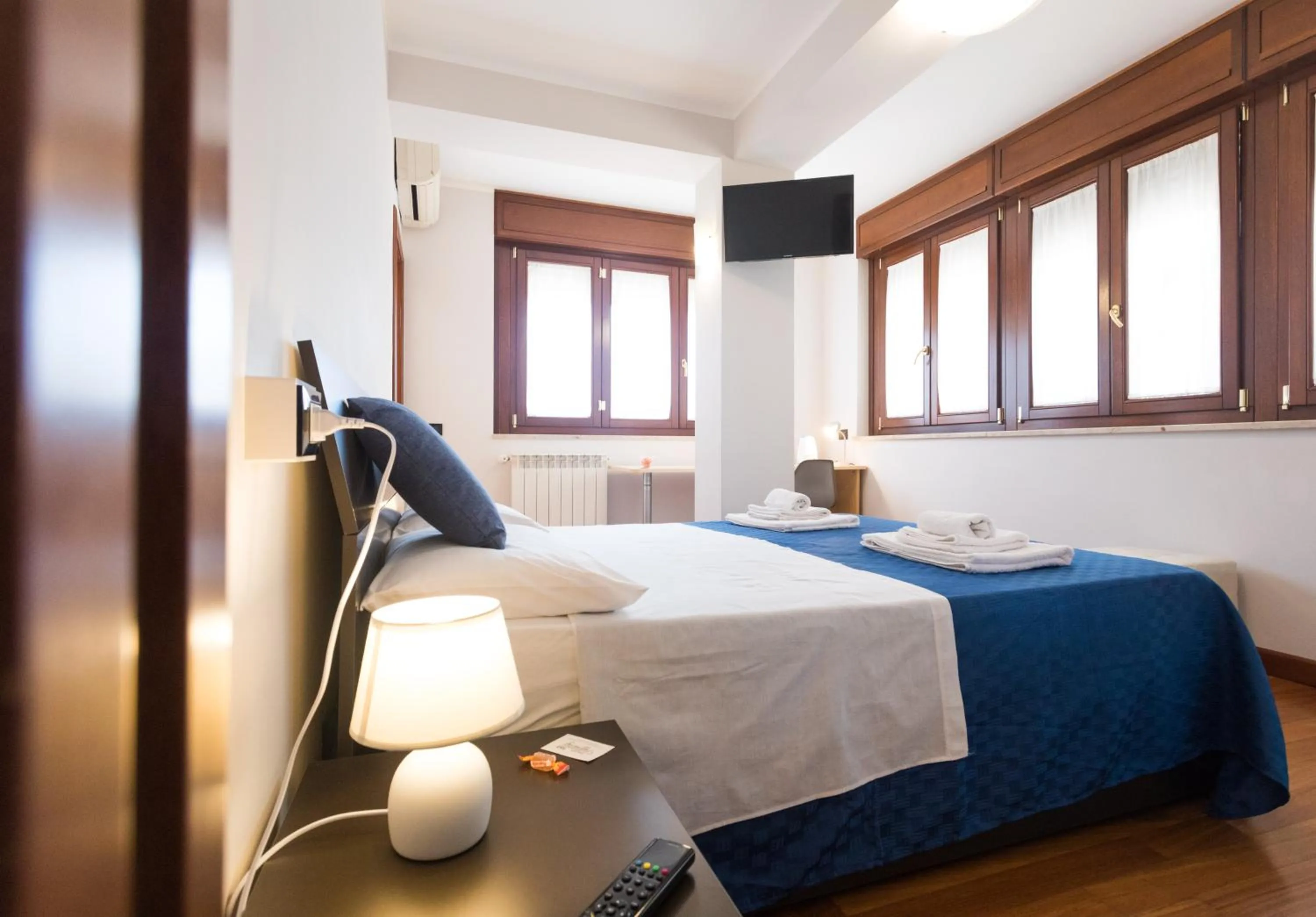 Photo of the whole room in B&B TIFFANY SFERRACAVALLO