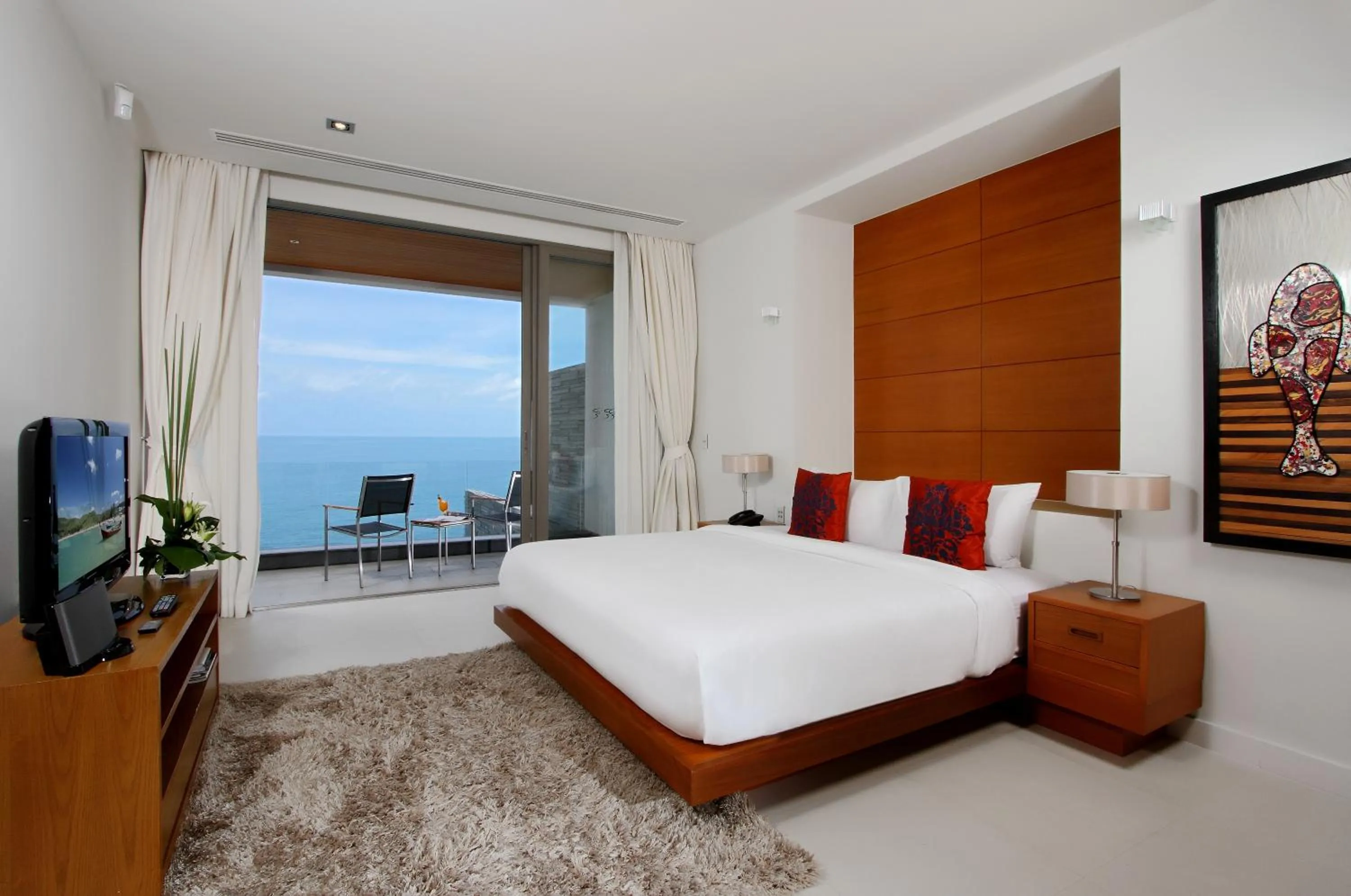 Bed in Cape Sienna Phuket Gourmet Hotel & Villas - SHA Extra Plus