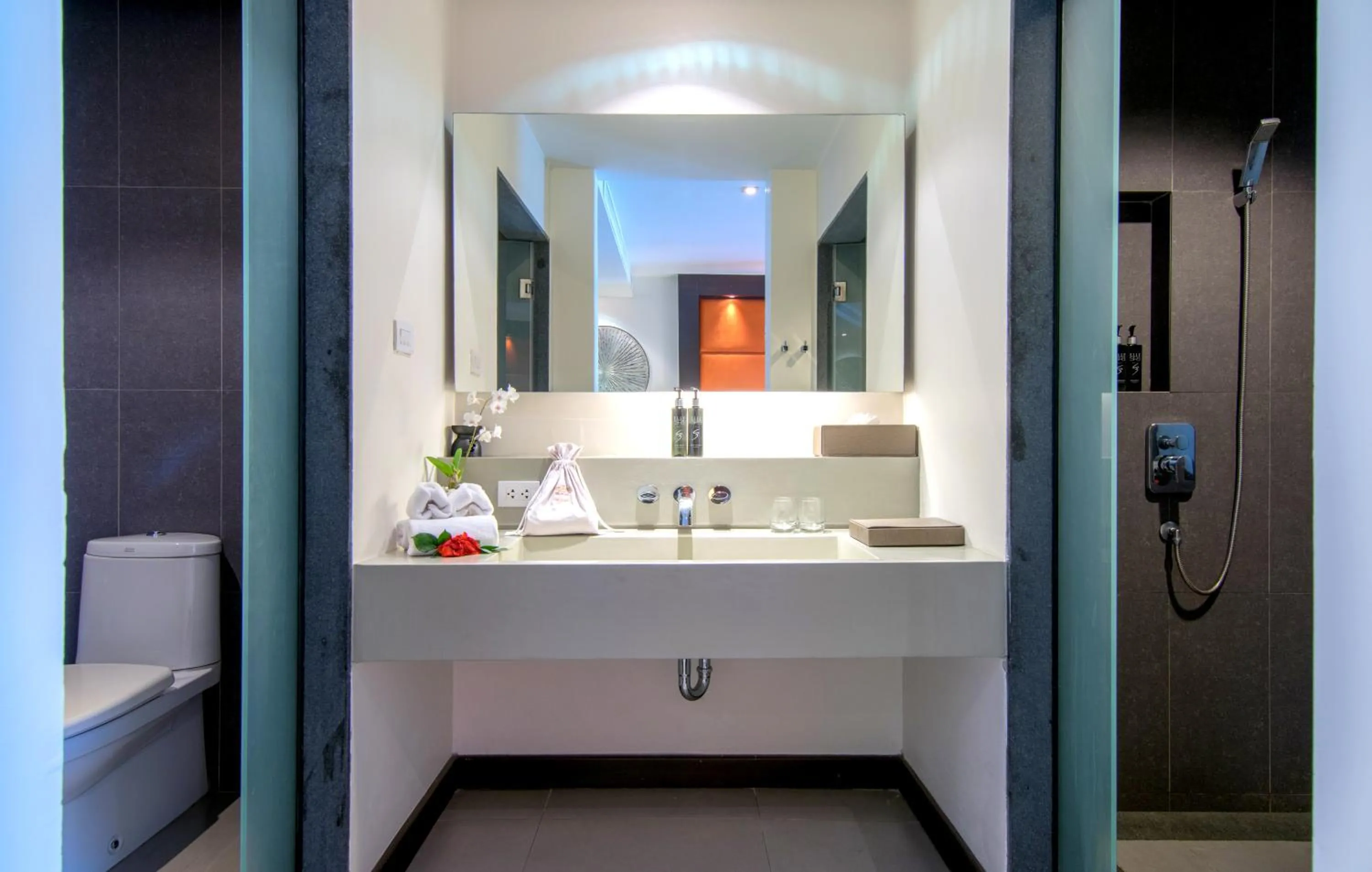 Shower in Cape Sienna Phuket Gourmet Hotel & Villas - SHA Extra Plus