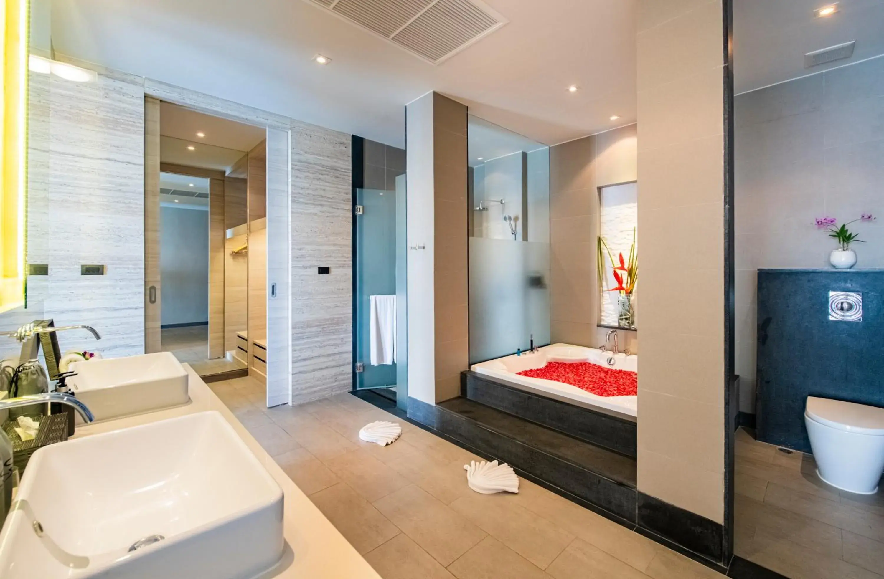 Shower, Bed in Cape Sienna Phuket Gourmet Hotel & Villas - SHA Extra Plus Shower, Bed in Cape Sienna Phuket Gourmet Hotel & Villas - SHA Extra Plus