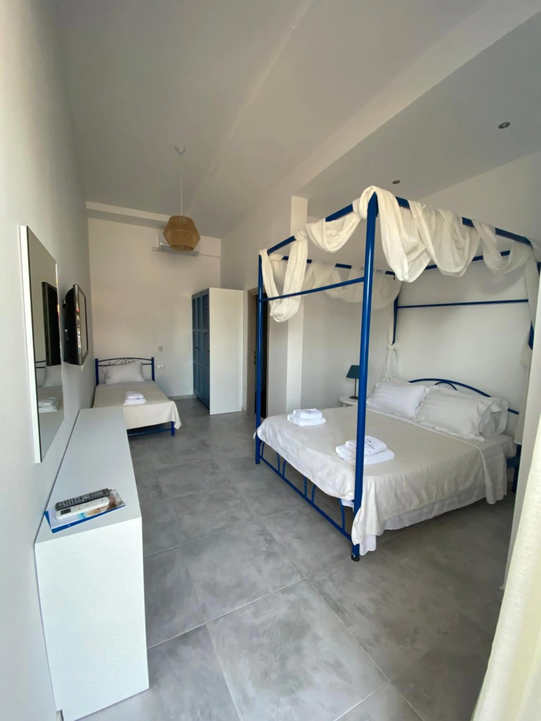 Bed in Ariadni Blue 2