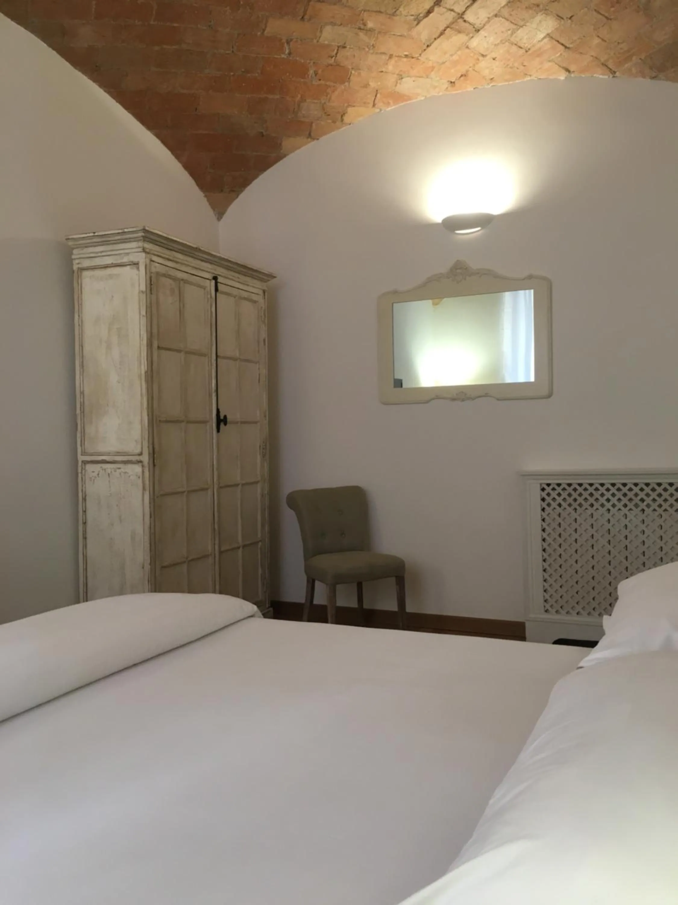 Bed in La finestra sul Colosseo B&B 1