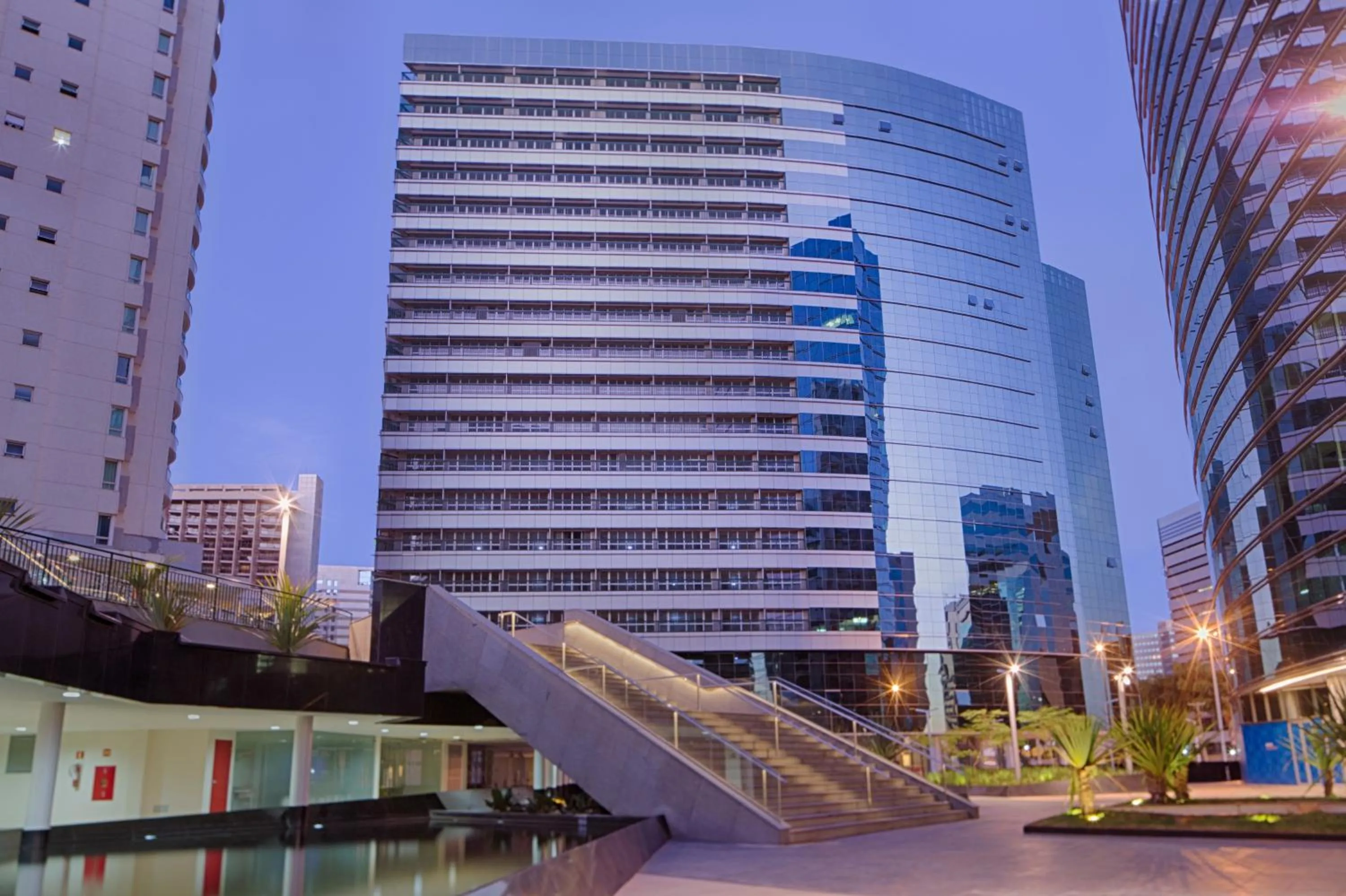 Facade/entrance in Fusion Hplus Express +