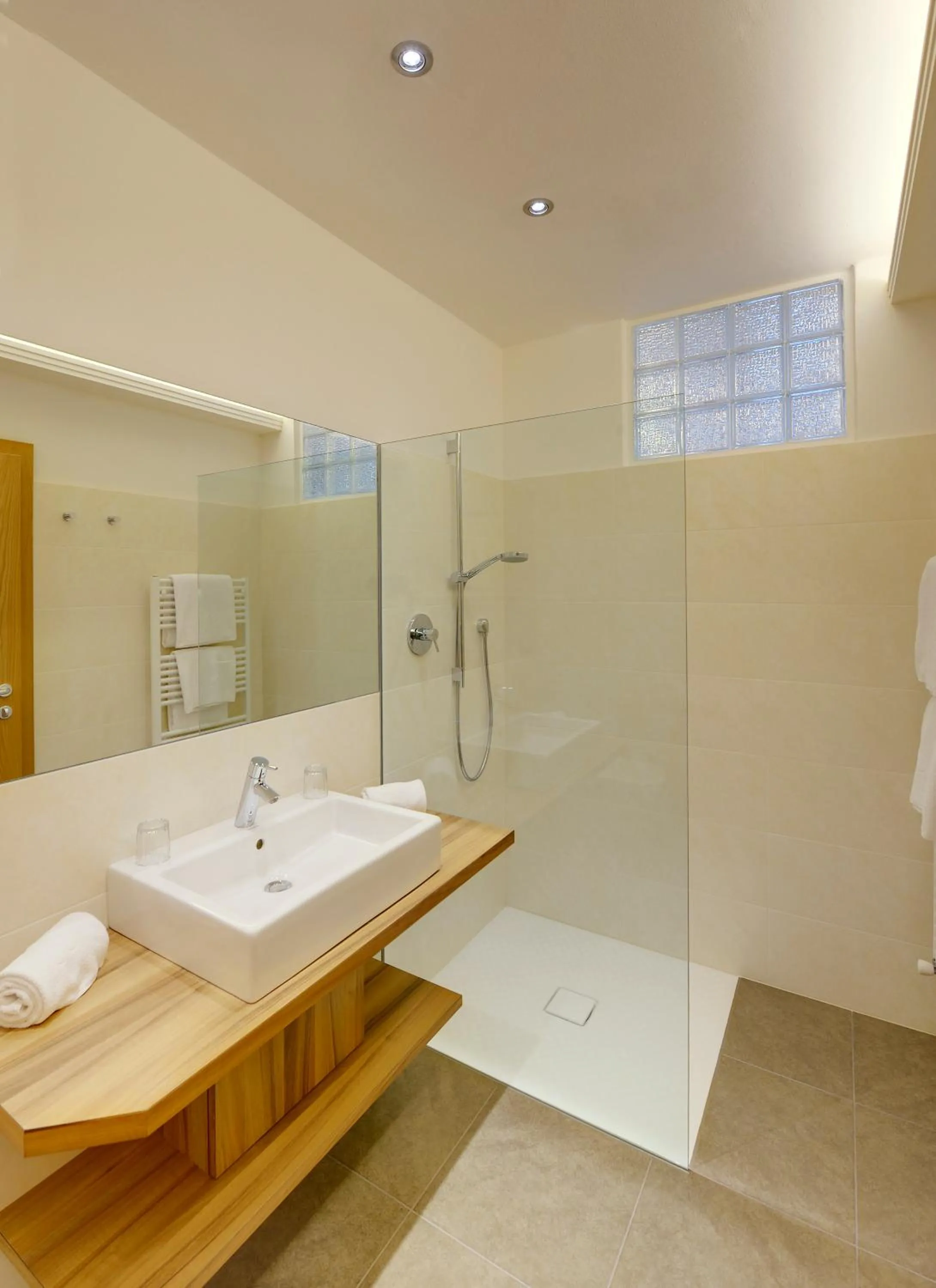 Shower in Hotel Appartement Inge