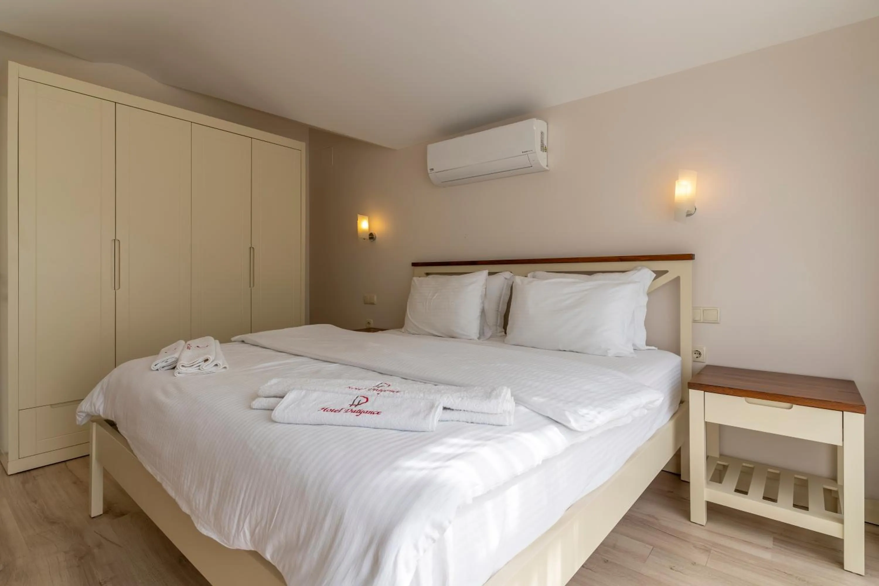 Bed in HOTEL DALYANCE