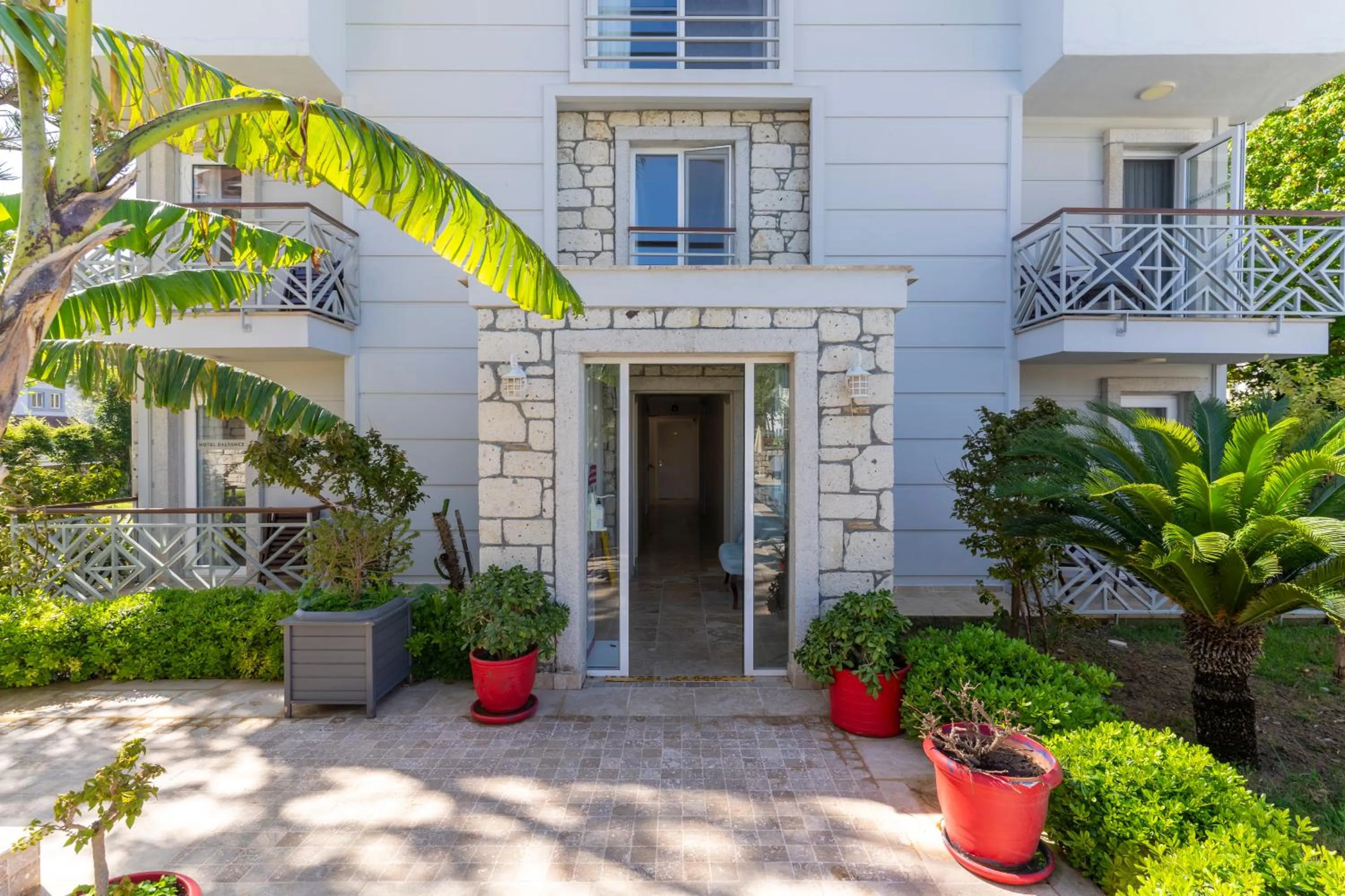 Facade/entrance in HOTEL DALYANCE