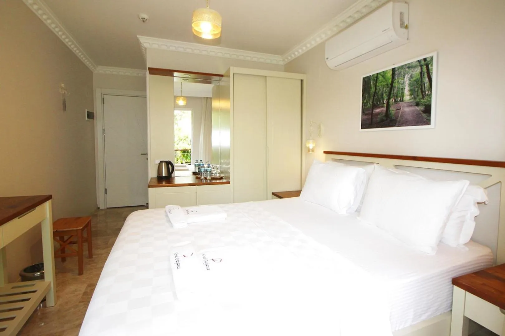 Photo of the whole room, Bed in HOTEL DALYANCE