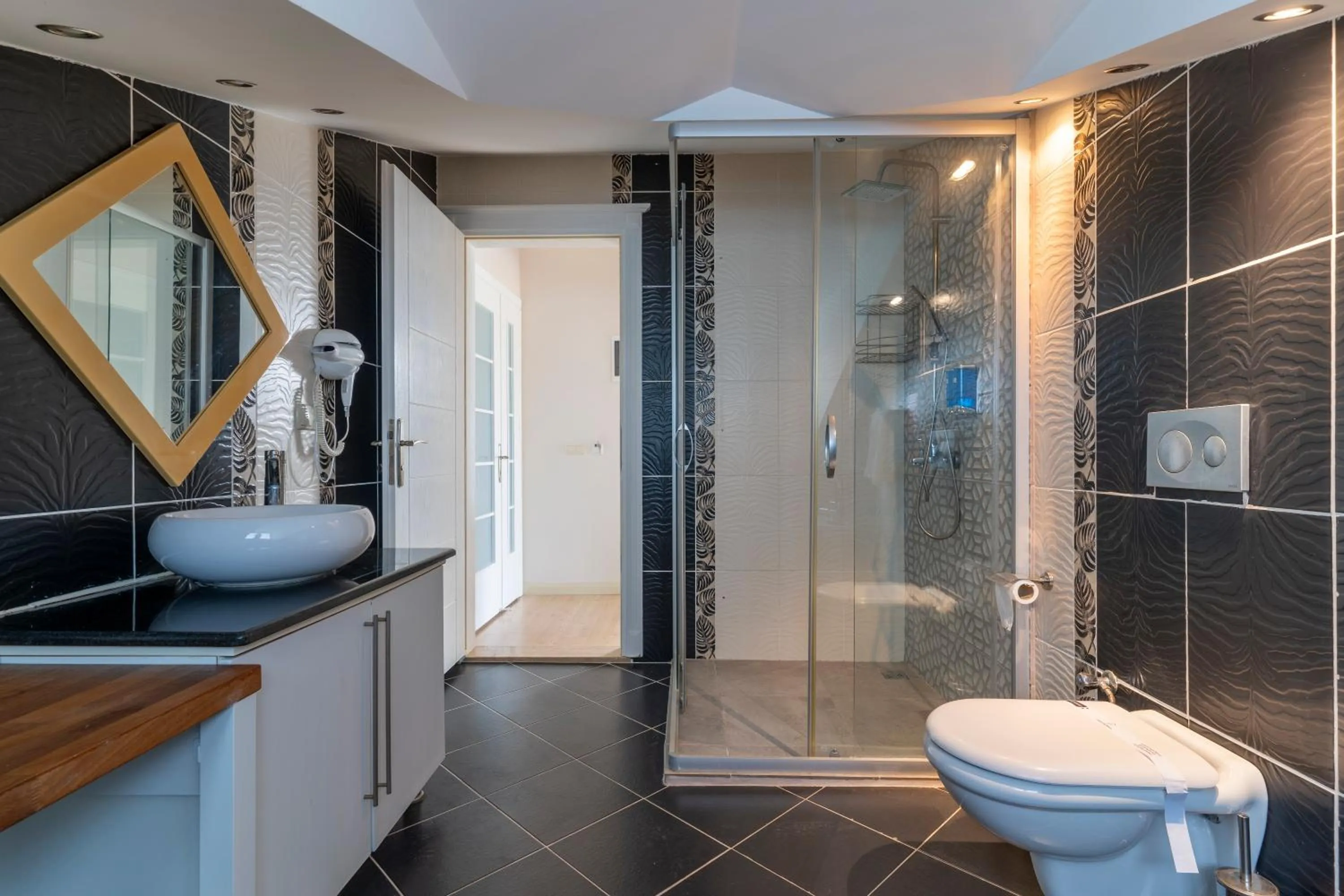 Shower in HOTEL DALYANCE